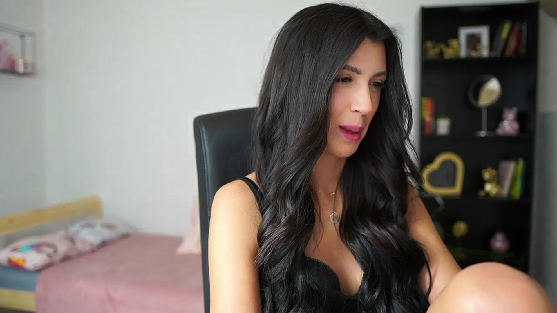 Gallery image thumbnail from Julia_Roca's myfreecams stream on, 02/19/2024, 15:10 image 15 of 20