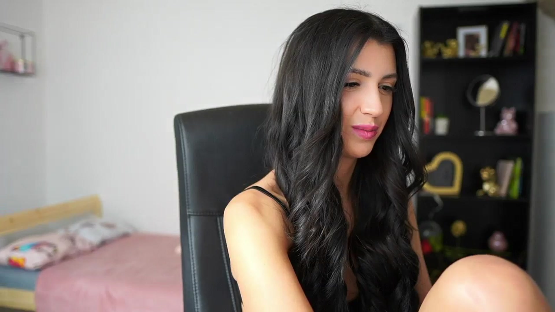 Gallery image thumbnail from Julia_Roca's myfreecams stream on, 02/19/2024, 15:10 image 9 of 20