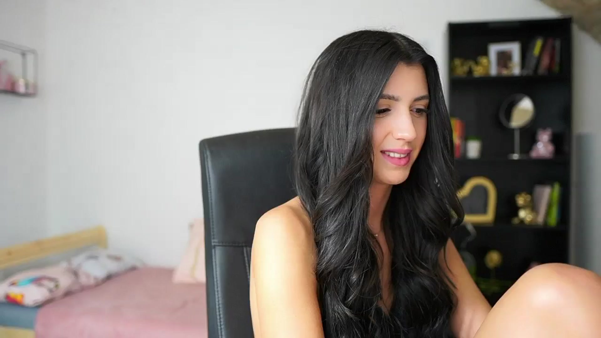 Gallery image thumbnail from Julia_Roca's myfreecams stream on, 02/19/2024, 17:18 image 1 of 20