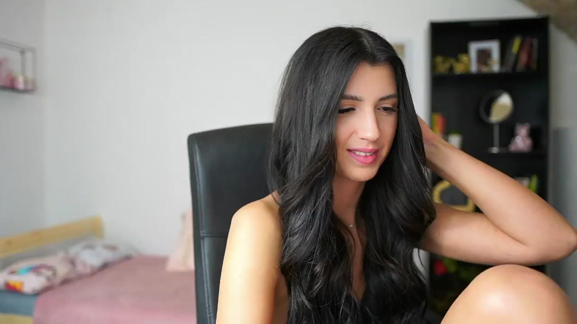 Gallery image thumbnail from Julia_Roca's myfreecams stream on, 02/19/2024, 17:18 image 2 of 20