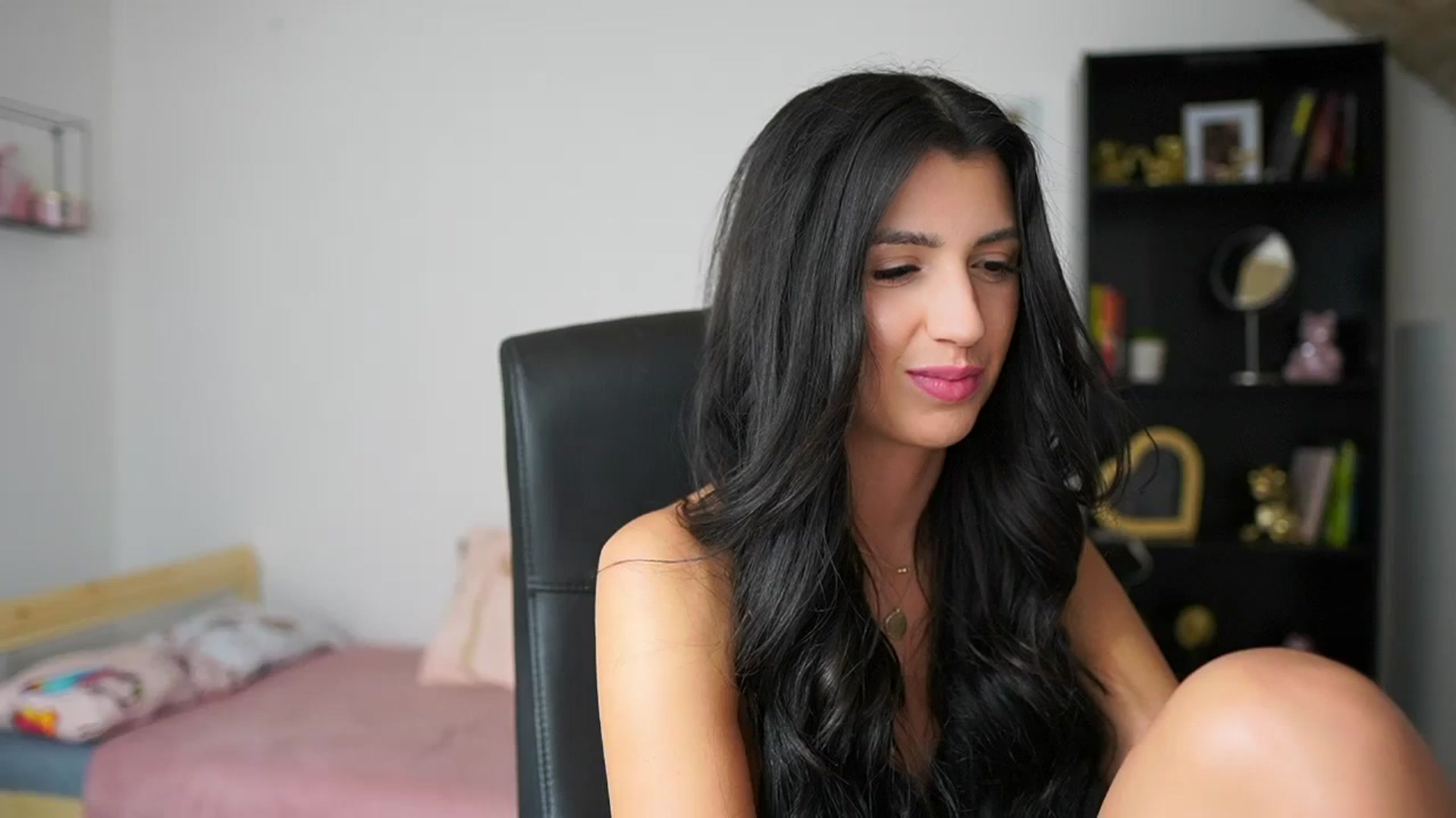 Gallery image thumbnail from Julia_Roca's myfreecams stream on, 02/19/2024, 17:18 image 6 of 20
