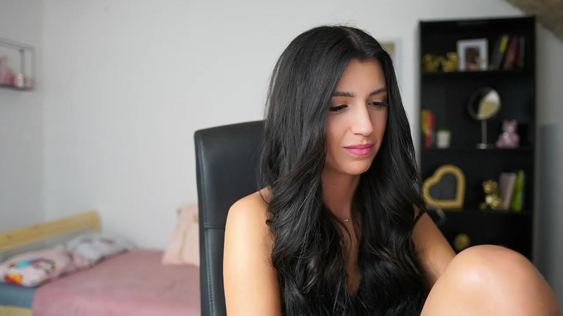 Gallery image thumbnail from Julia_Roca's myfreecams stream on, 02/19/2024, 17:18 image 5 of 20