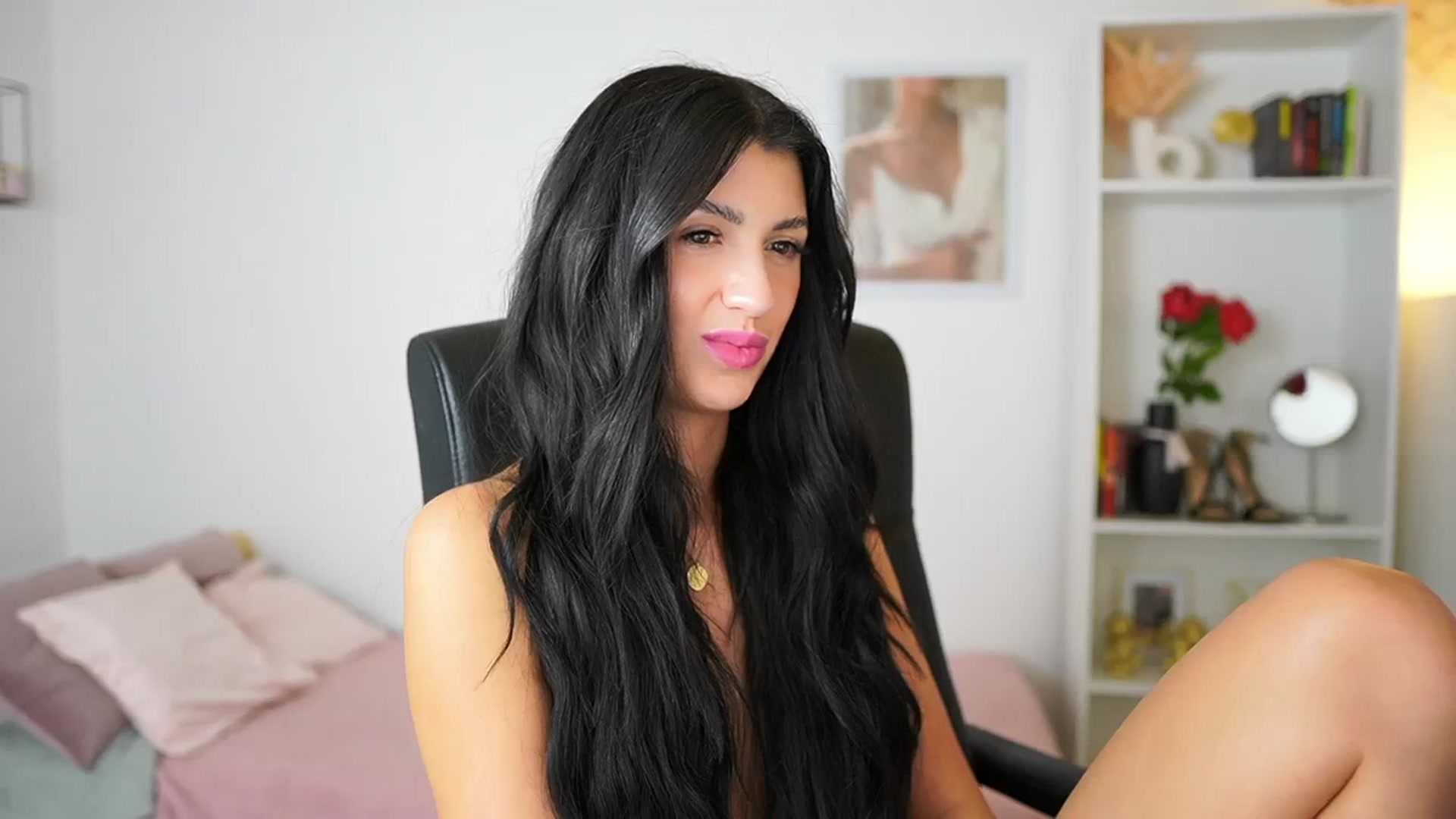 Gallery image thumbnail from Julia_Roca's myfreecams stream on, 03/26/2024, 16:57 image 17 of 20