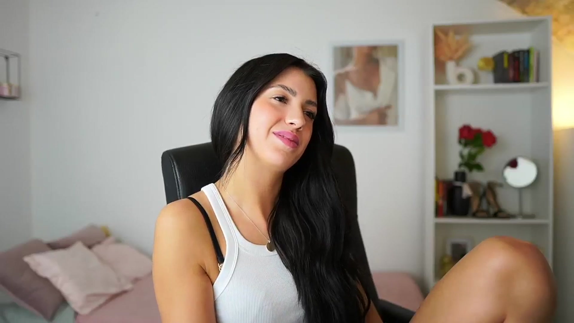 Gallery image thumbnail from Julia_Roca's myfreecams stream on, 03/26/2024, 19:00 image 7 of 20