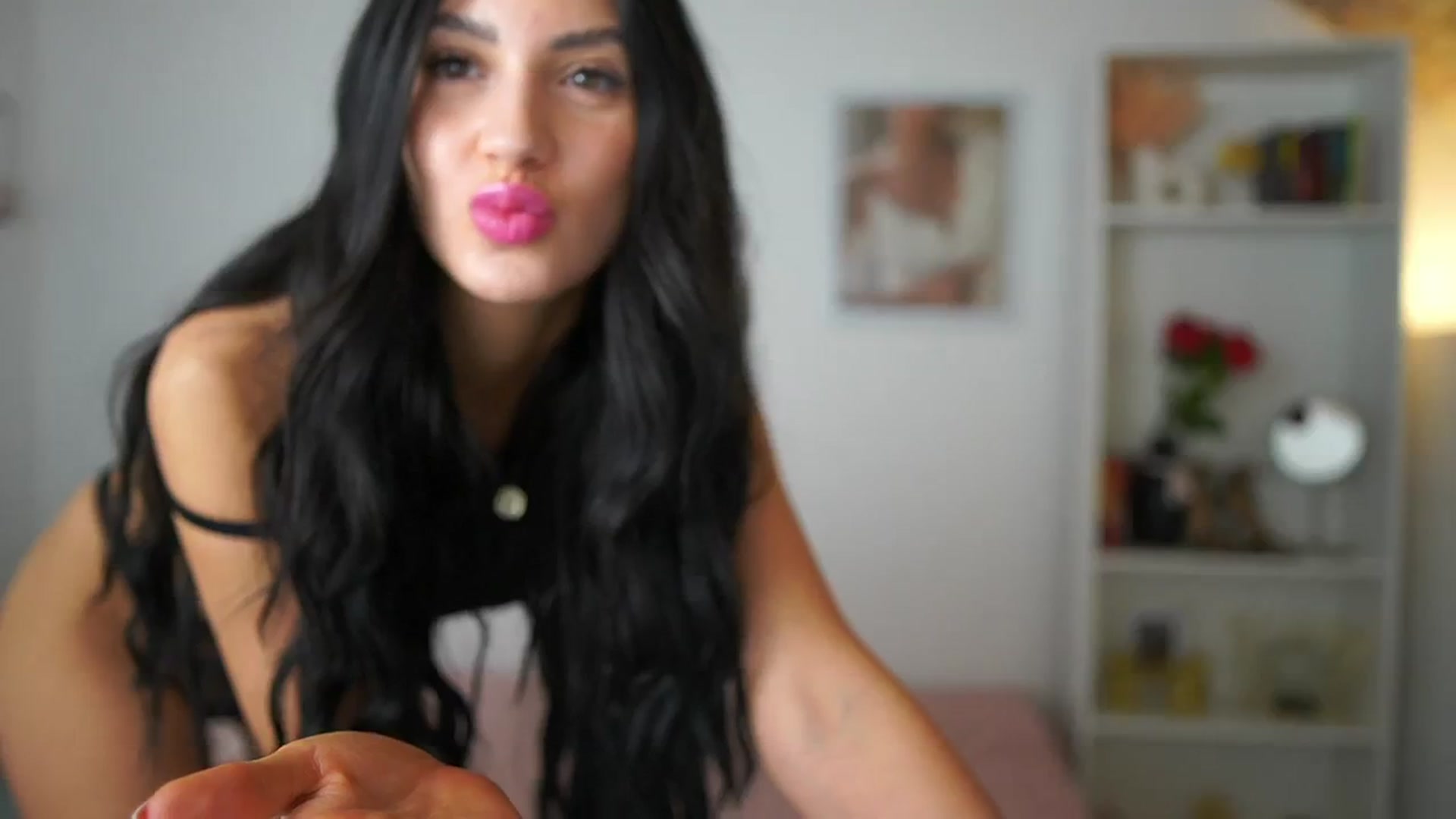 Gallery image thumbnail from Julia_Roca's myfreecams stream on, 03/27/2024, 15:03 image 6 of 20