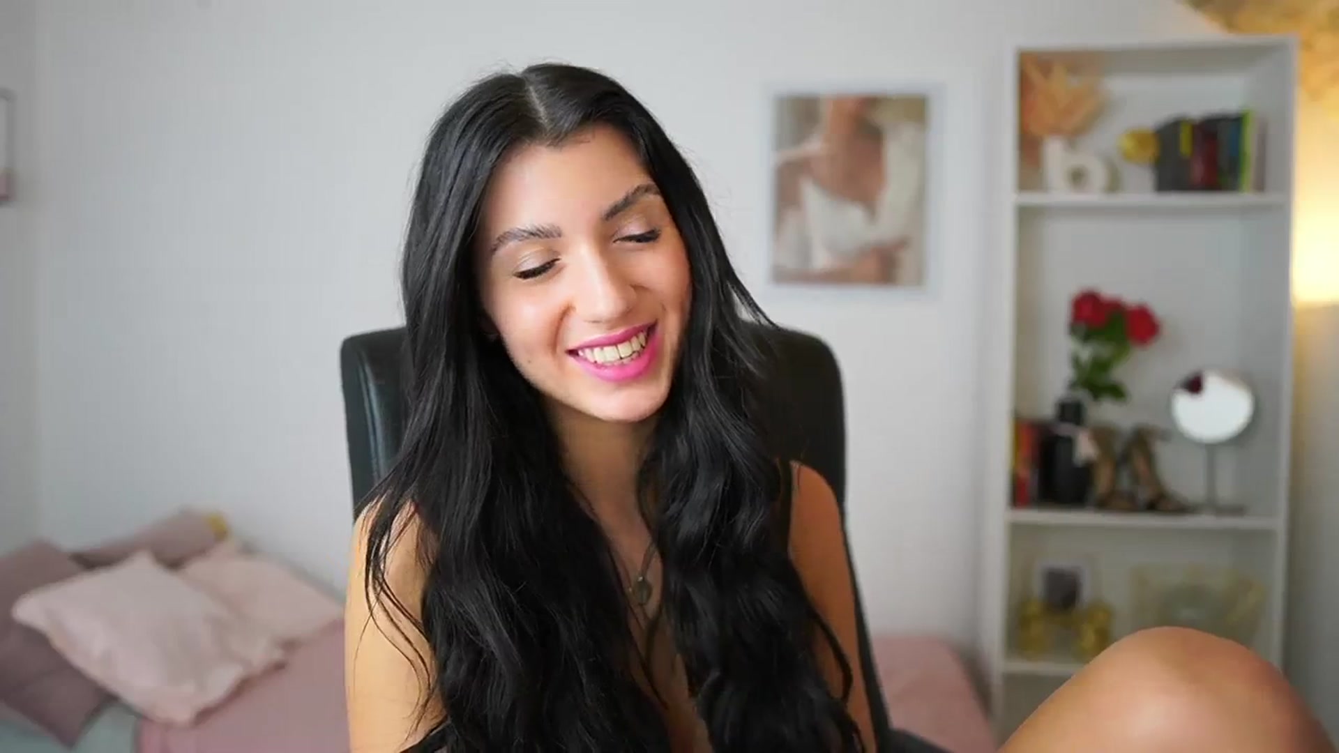 Gallery image thumbnail from Julia_Roca's myfreecams stream on, 03/27/2024, 15:03 image 9 of 20