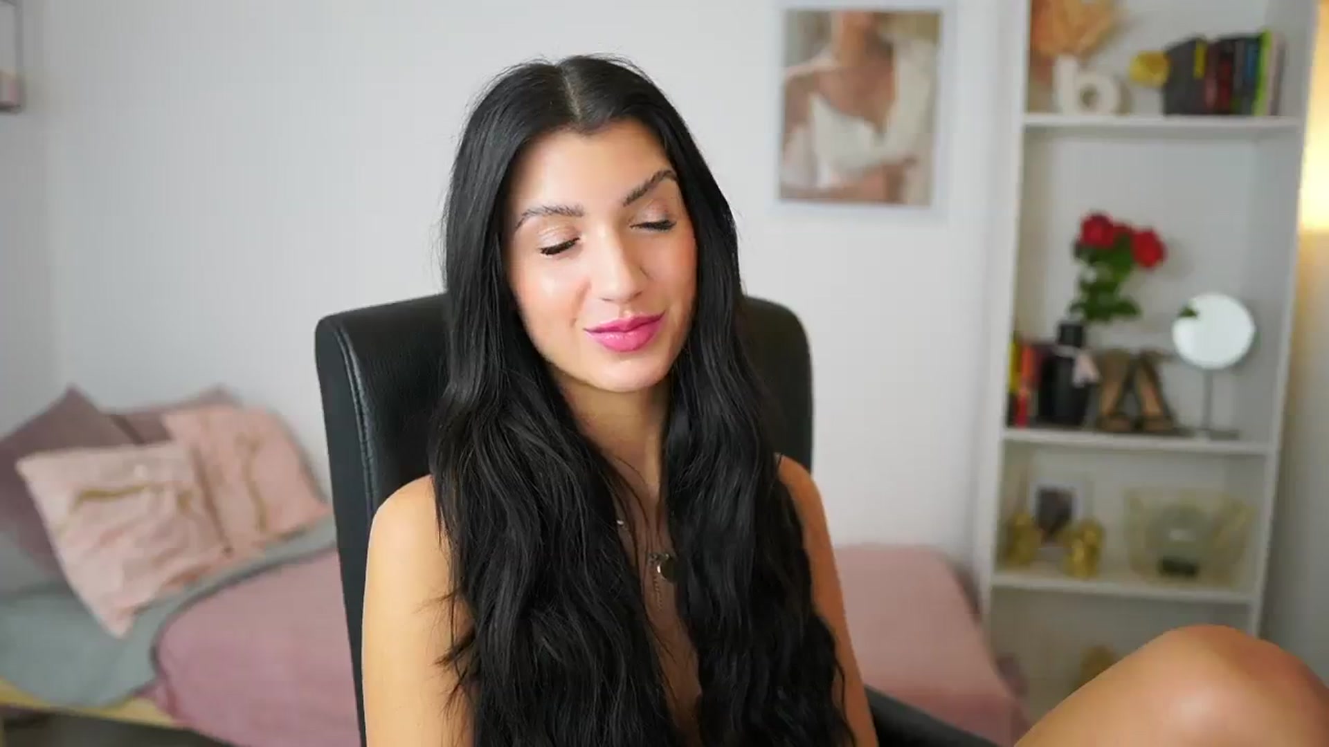 Gallery image thumbnail from Julia_Roca's myfreecams stream on, 03/28/2024, 13:40 image 17 of 20