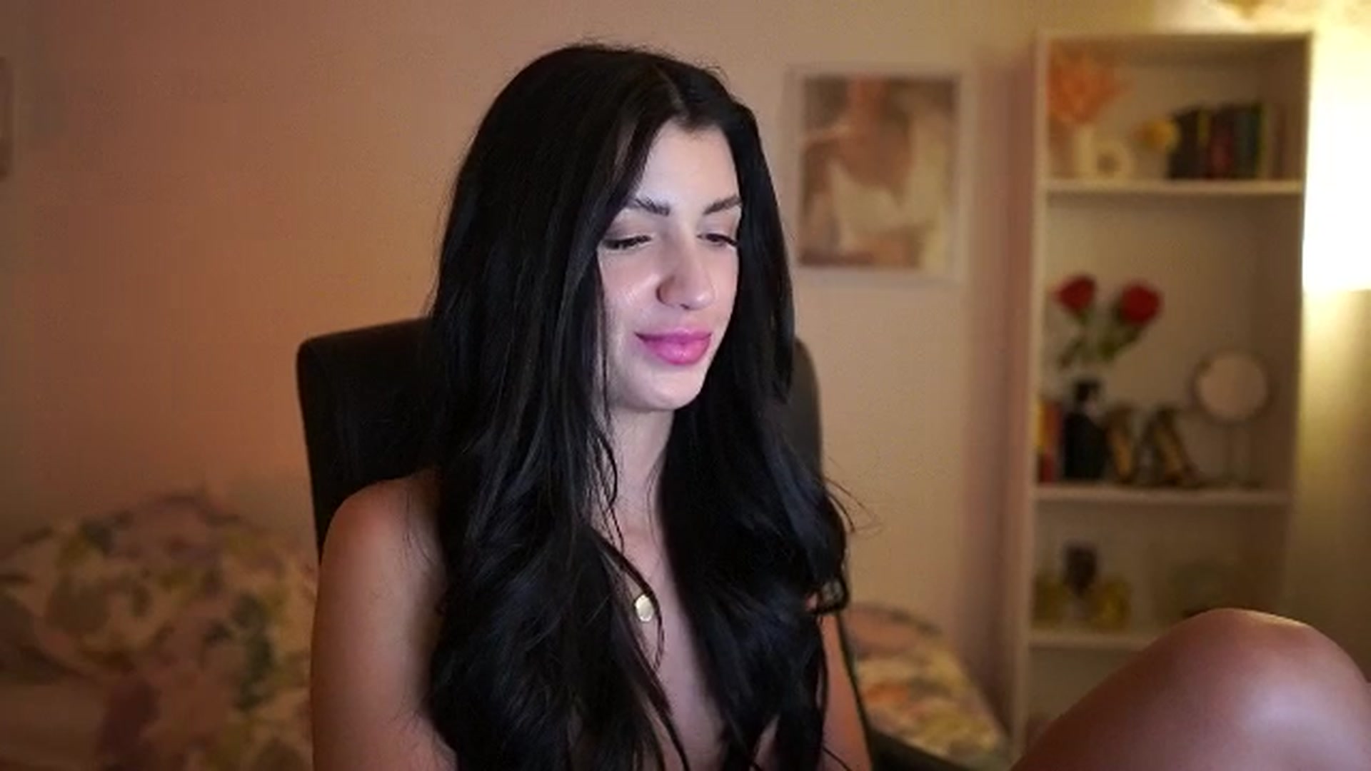 Gallery image thumbnail from Julia_Roca's myfreecams stream on, 04/04/2024, 14:38 image 14 of 20