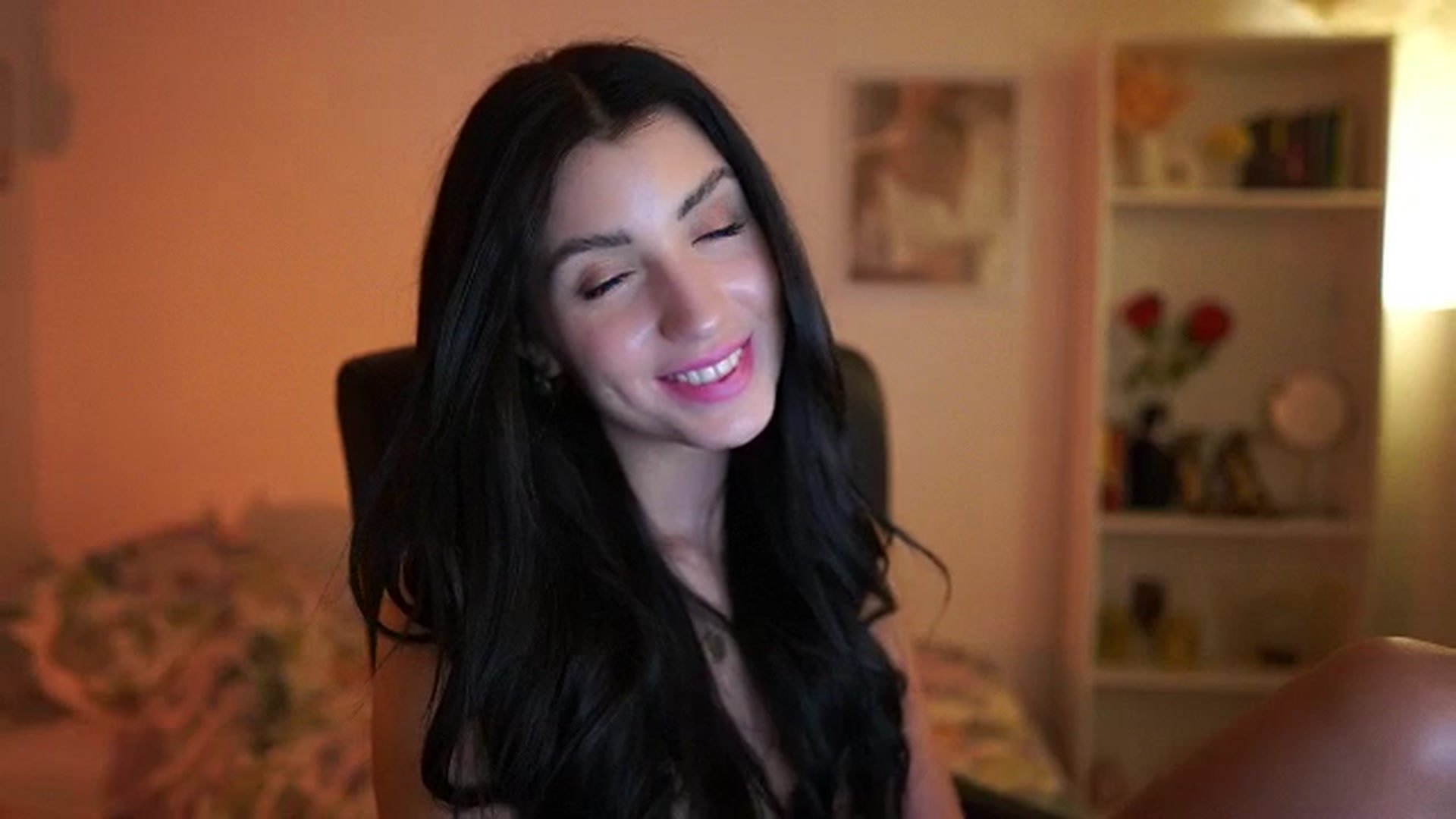 Gallery image thumbnail from Julia_Roca's myfreecams stream on, 04/04/2024, 14:38 image 12 of 20