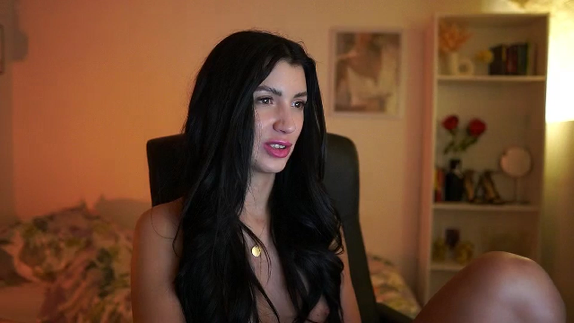 Gallery image thumbnail from Julia_Roca's myfreecams stream on, 04/04/2024, 14:38 image 9 of 20