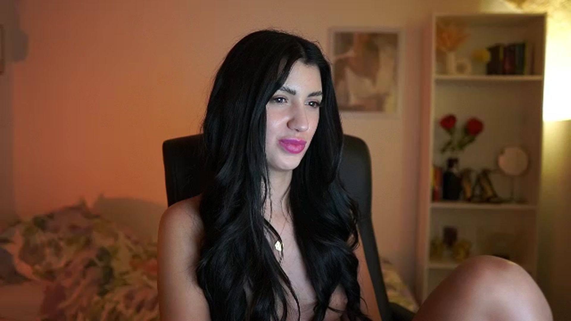 Gallery image thumbnail from Julia_Roca's myfreecams stream on, 04/04/2024, 14:38 image 11 of 20