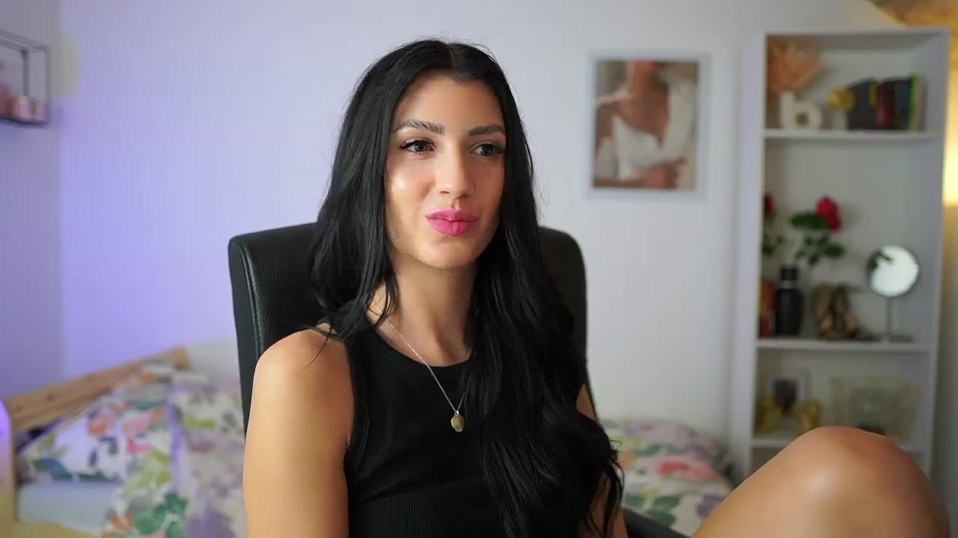 Gallery image thumbnail from Julia_Roca's myfreecams stream on, 04/05/2024, 15:49 image 4 of 20