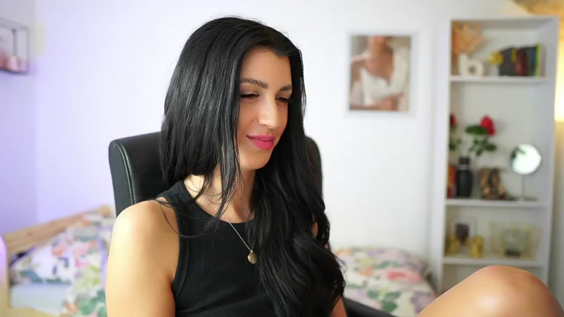 Gallery image thumbnail from Julia_Roca's myfreecams stream on, 04/05/2024, 15:49 image 8 of 20