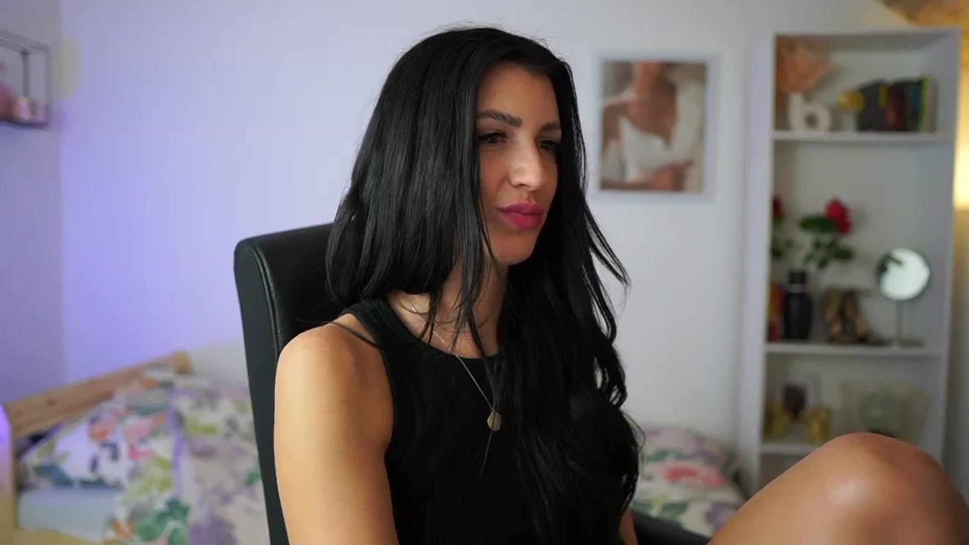 Gallery image thumbnail from Julia_Roca's myfreecams stream on, 04/05/2024, 15:49 image 12 of 20