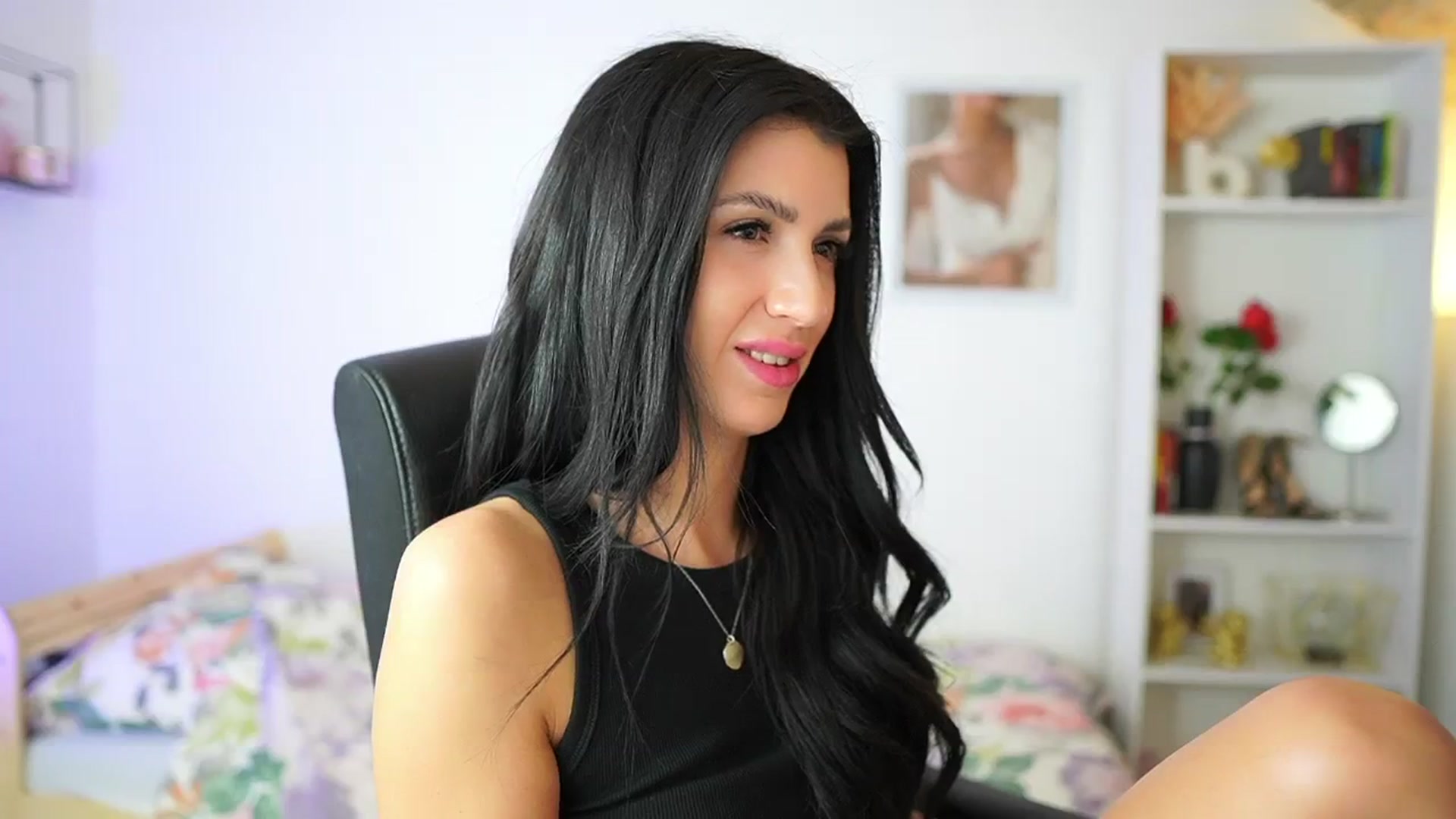 Gallery image thumbnail from Julia_Roca's myfreecams stream on, 04/05/2024, 15:49 image 16 of 20