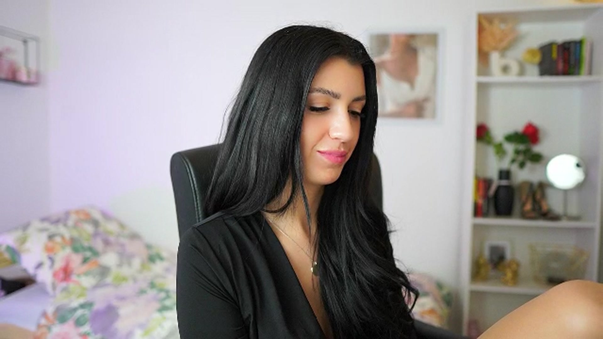 Gallery image thumbnail from Julia_Roca's myfreecams stream on, 04/06/2024, 09:47 image 9 of 20