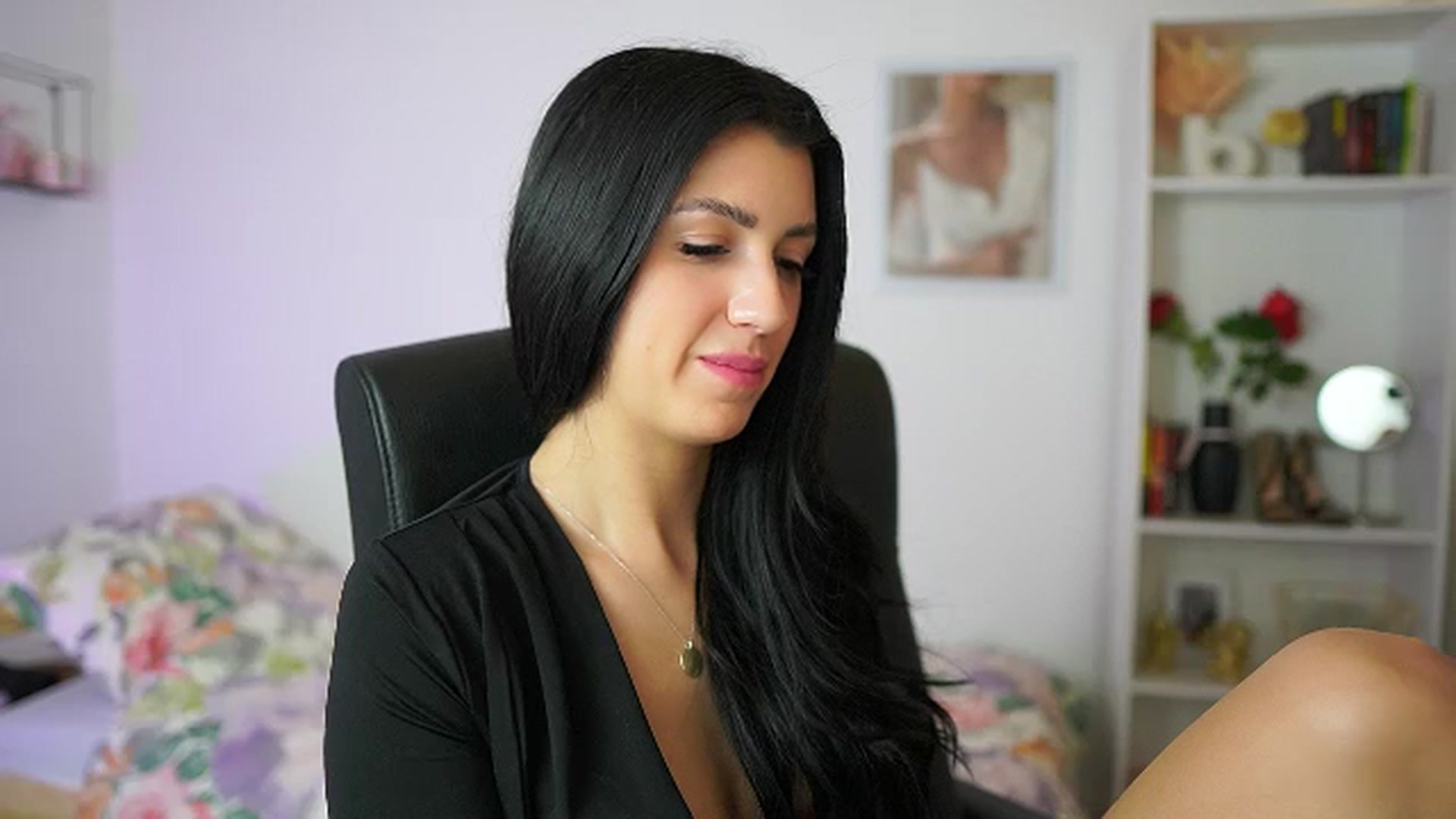 Gallery image thumbnail from Julia_Roca's myfreecams stream on, 04/06/2024, 09:47 image 5 of 20