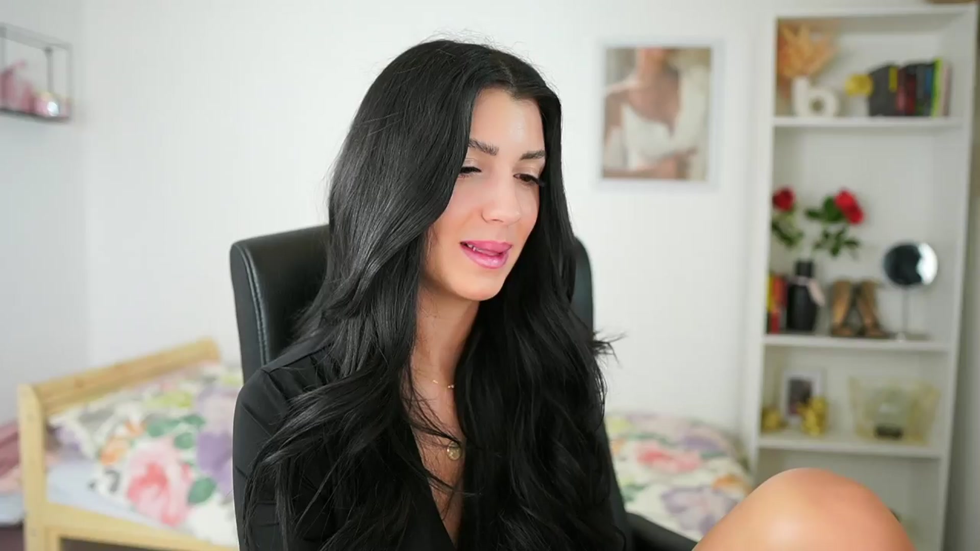 Gallery image thumbnail from Julia_Roca's myfreecams stream on, 04/13/2024, 10:01 image 1 of 20