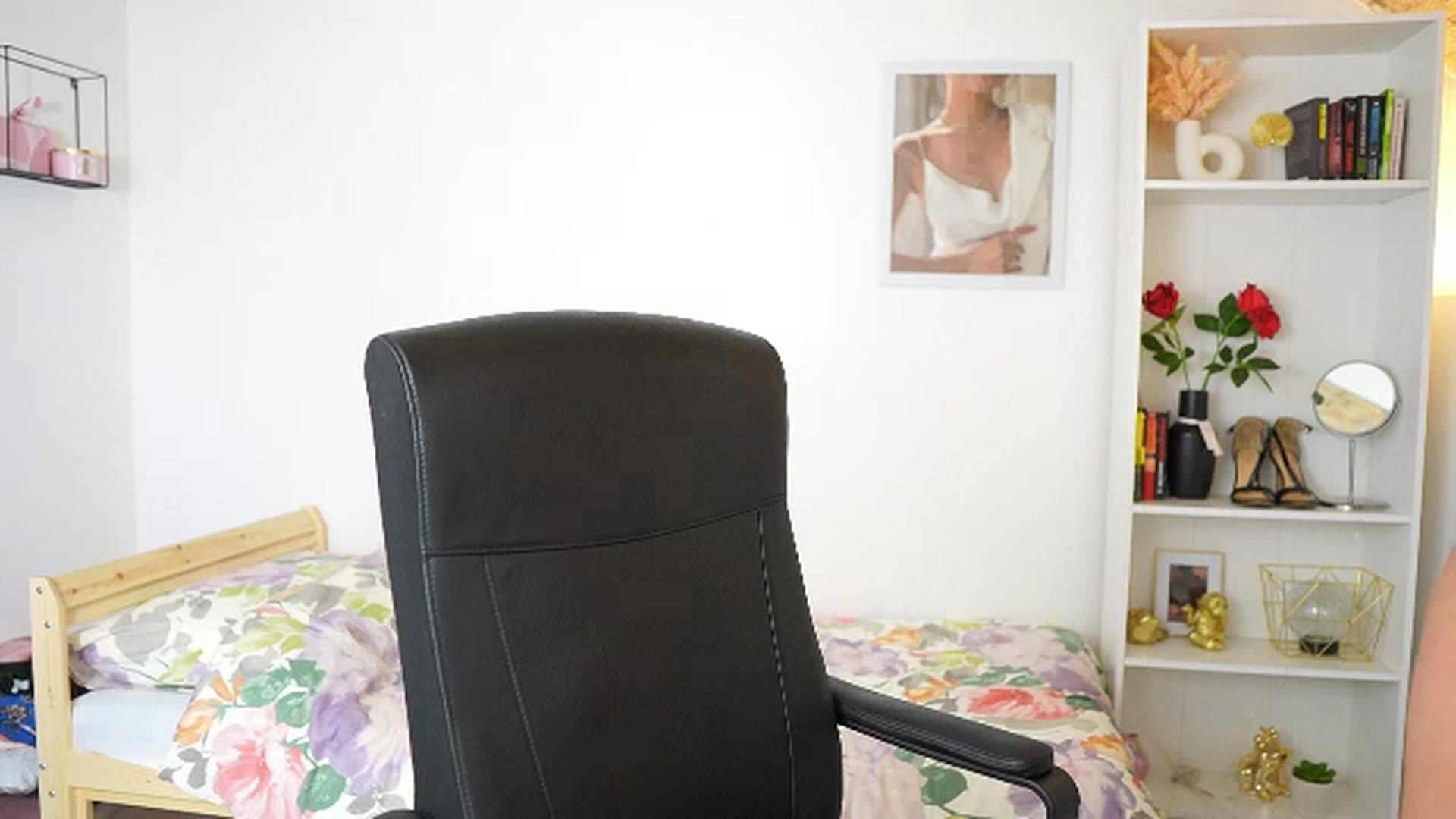 Gallery image thumbnail from Julia_Roca's myfreecams stream on, 04/14/2024, 14:59 image 18 of 20