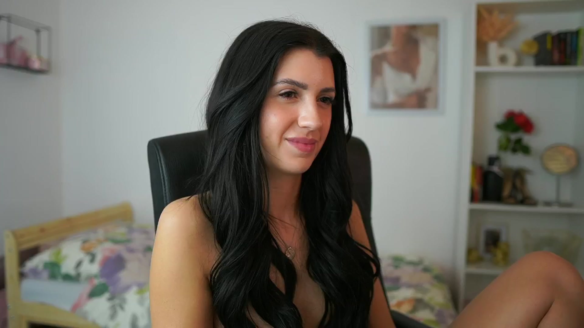 Gallery image thumbnail from Julia_Roca's myfreecams stream on, 04/26/2024, 10:54 image 15 of 20