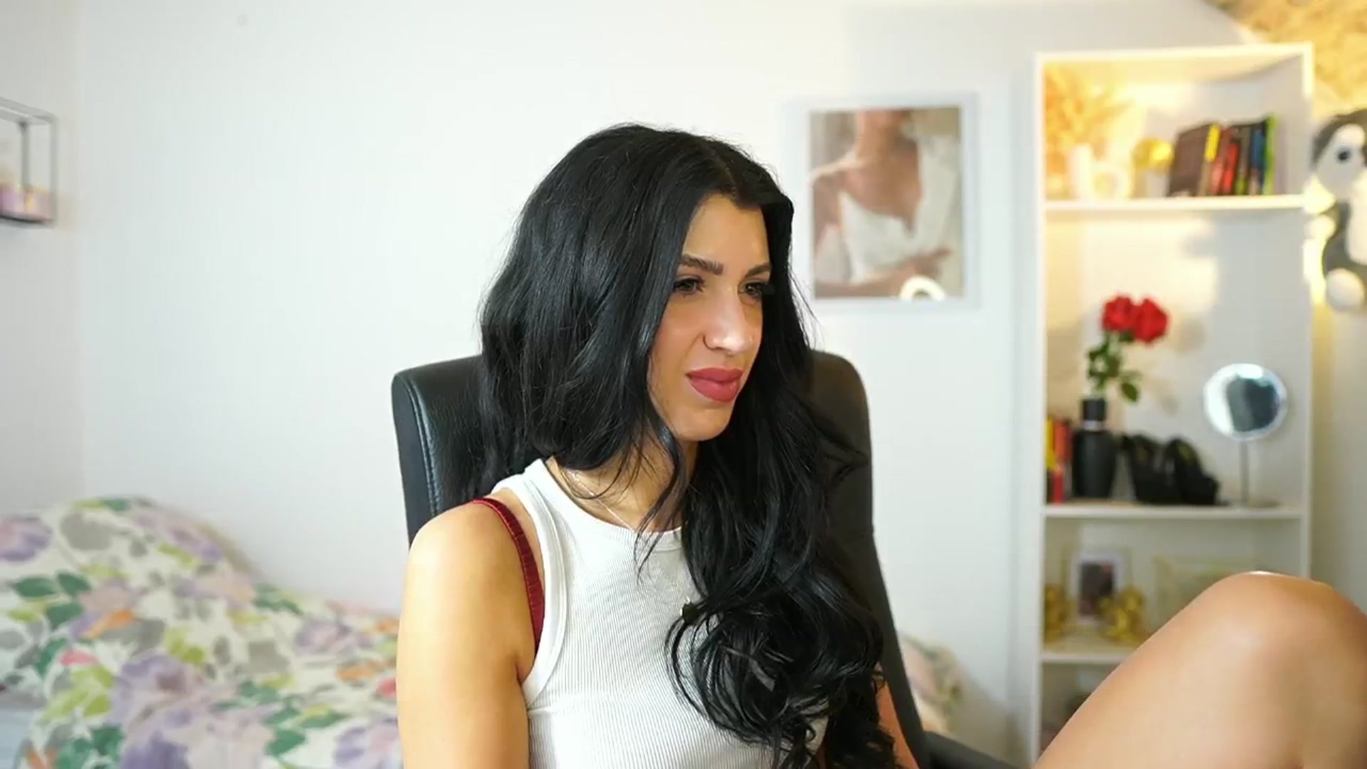 Gallery image thumbnail from Julia_Roca's myfreecams stream on, 05/04/2024, 08:57 image 4 of 20