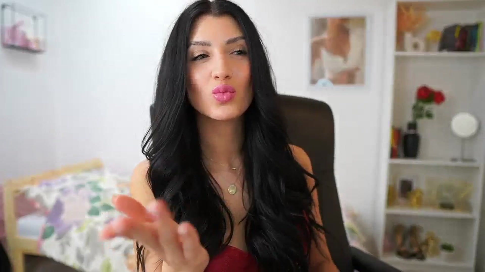 Gallery image thumbnail from Julia_Roca's myfreecams stream on, 05/09/2024, 16:18 image 9 of 20