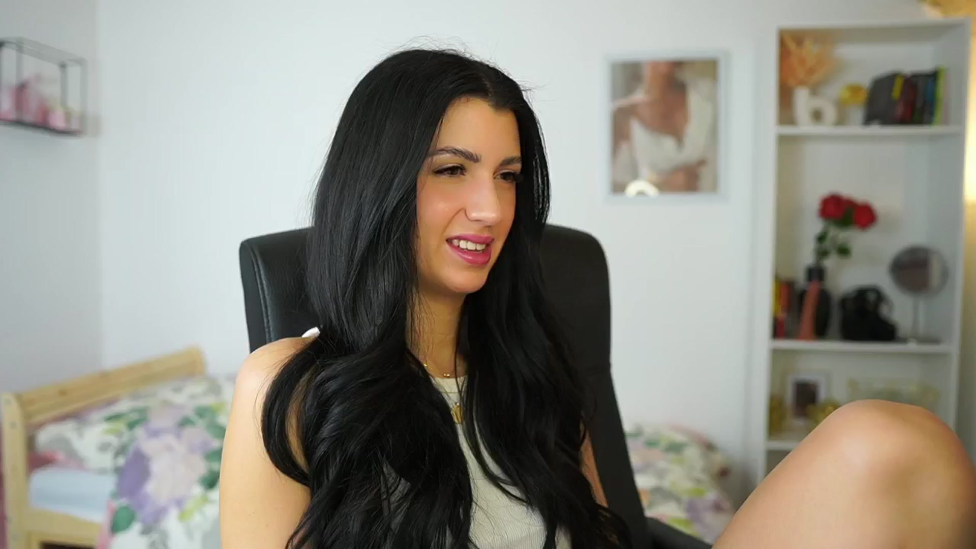 Gallery image thumbnail from Julia_Roca's myfreecams stream on, 05/11/2024, 08:56 image 3 of 20