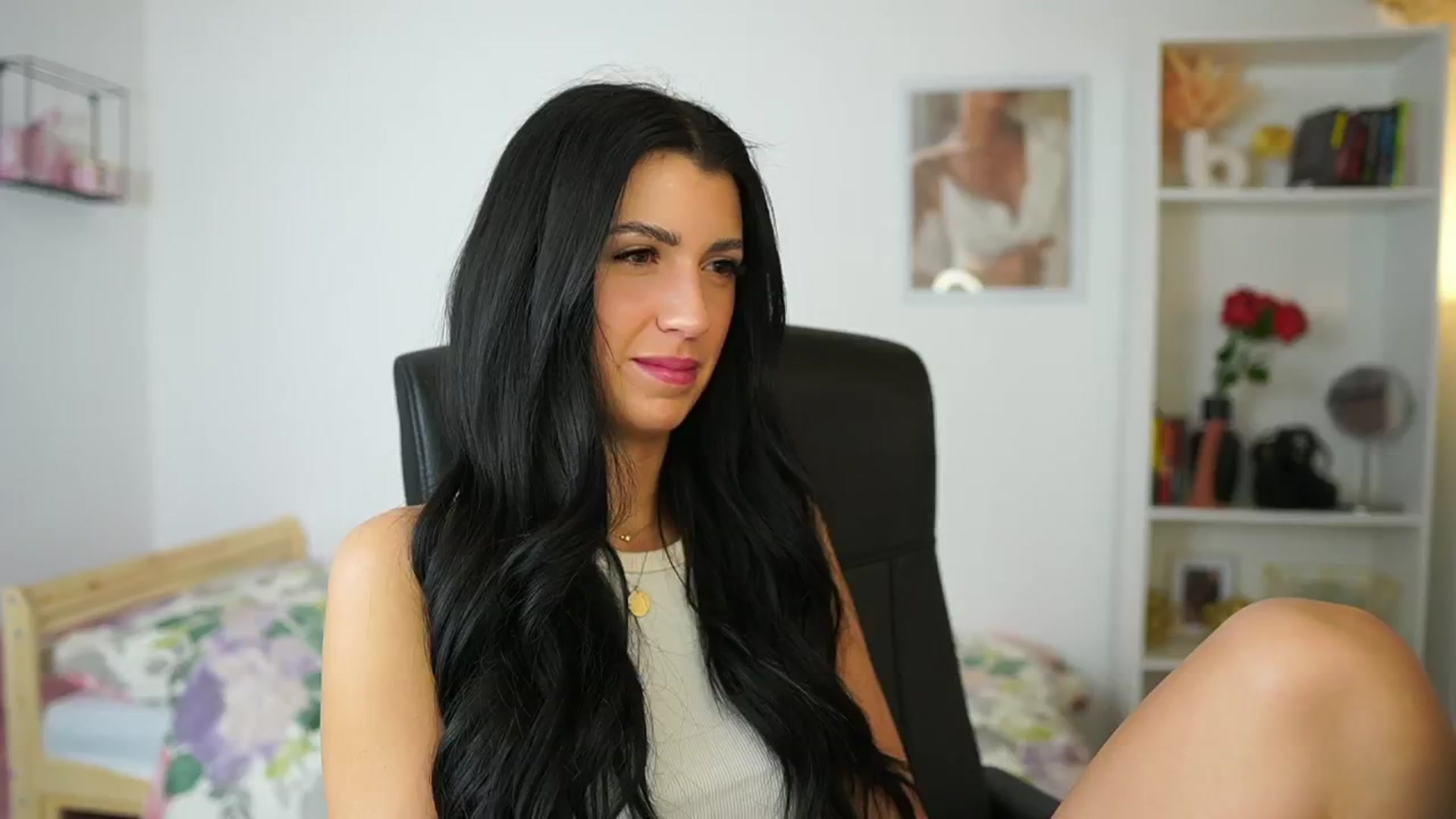 Gallery image thumbnail from Julia_Roca's myfreecams stream on, 05/11/2024, 08:56 image 6 of 20