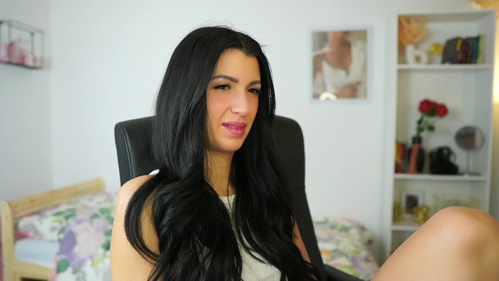 Gallery image thumbnail from Julia_Roca's myfreecams stream on, 05/11/2024, 08:56 image 5 of 20