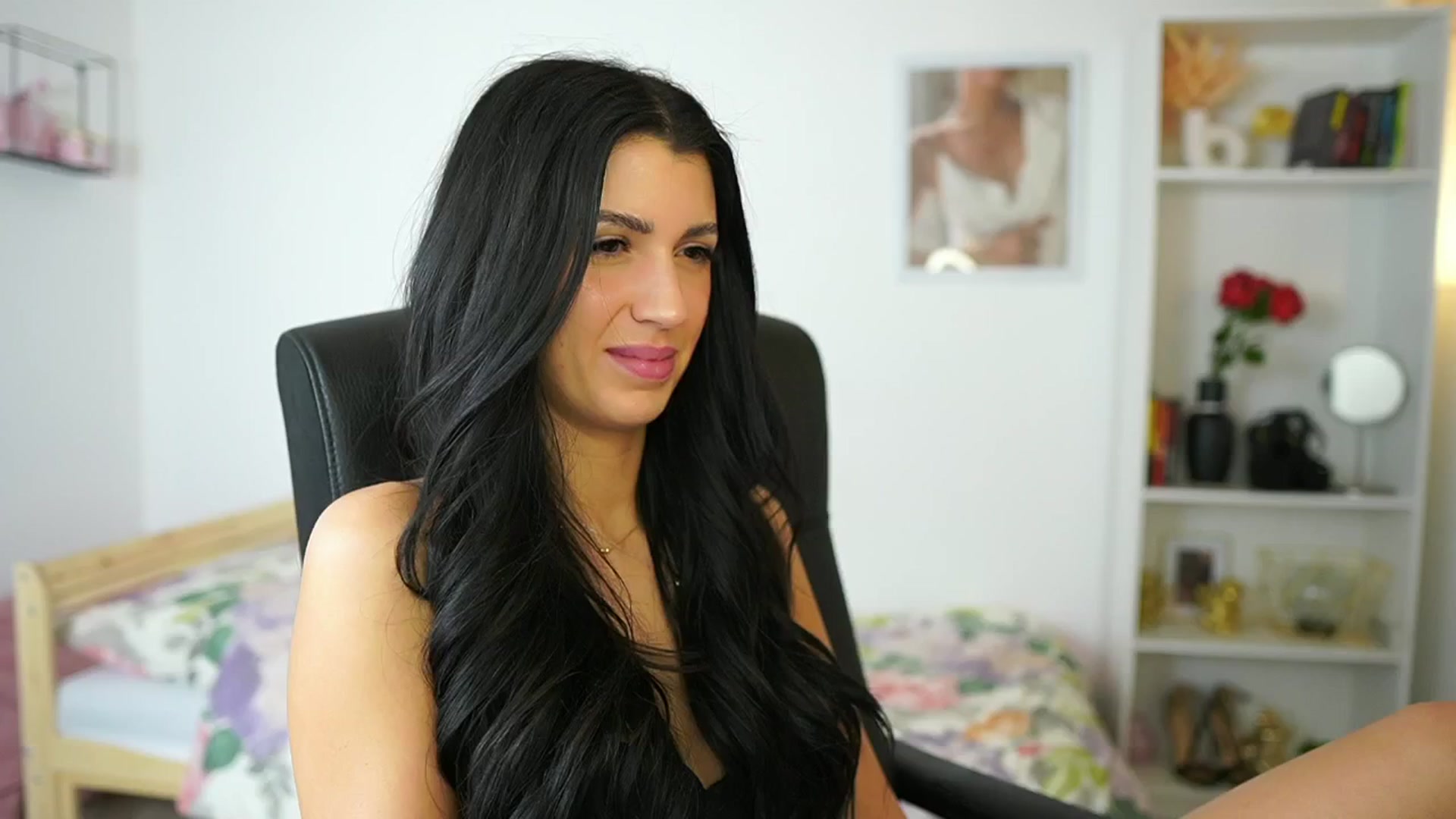 Gallery image thumbnail from Julia_Roca's myfreecams stream on, 05/11/2024, 10:21 image 3 of 20