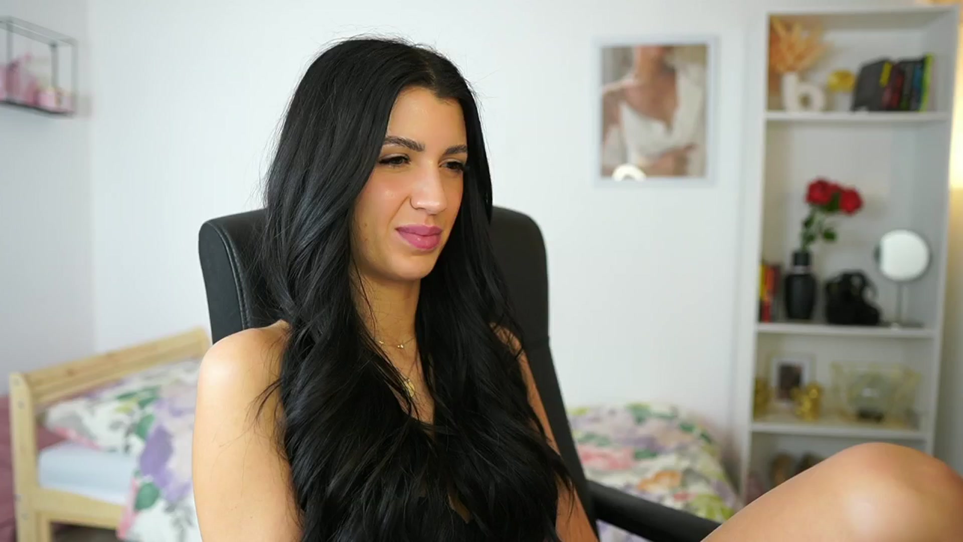 Gallery image thumbnail from Julia_Roca's myfreecams stream on, 05/11/2024, 10:21 image 20 of 20