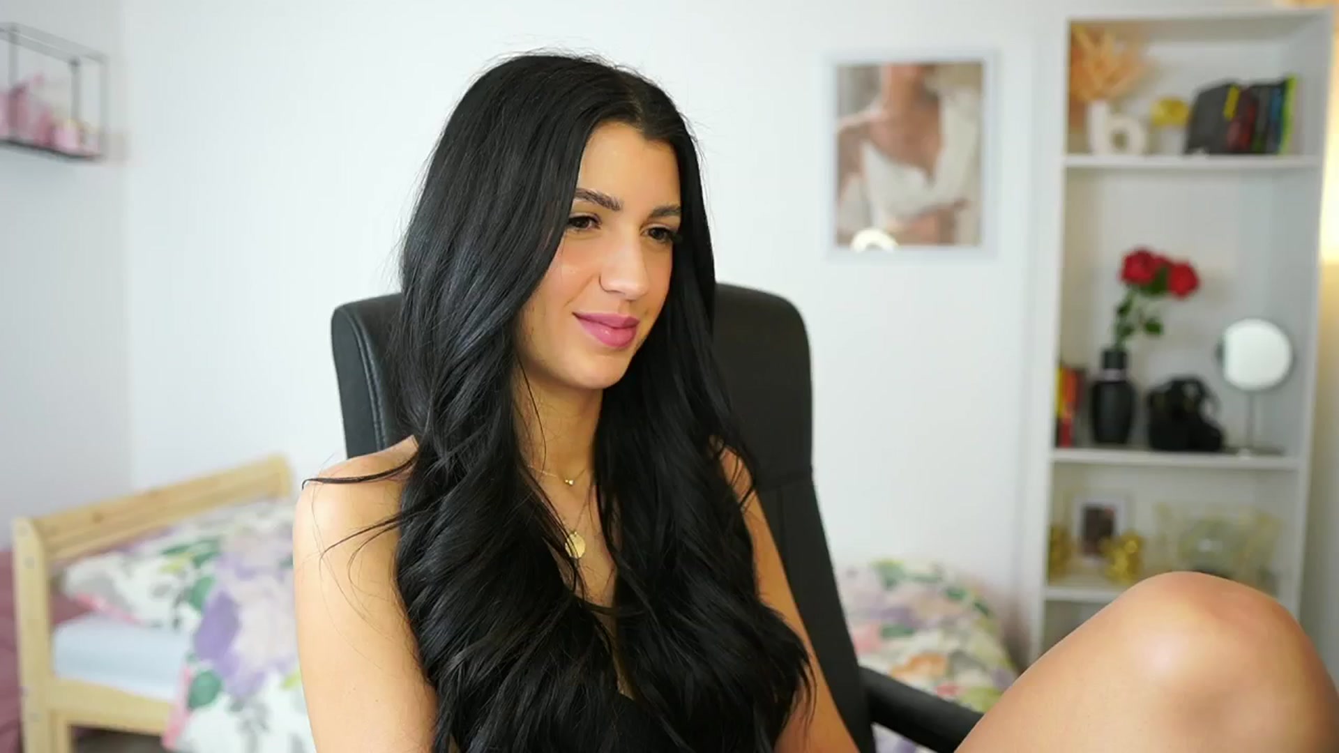 Gallery image thumbnail from Julia_Roca's myfreecams stream on, 05/11/2024, 10:21 image 14 of 20