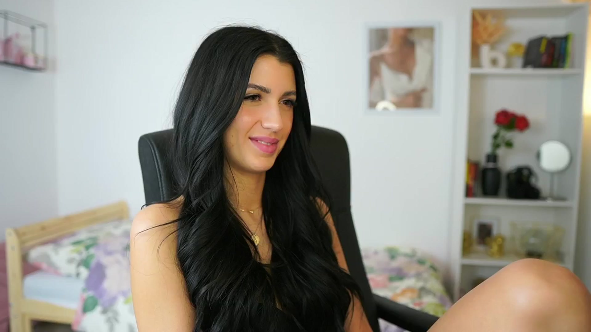 Gallery image thumbnail from Julia_Roca's myfreecams stream on, 05/11/2024, 10:21 image 16 of 20