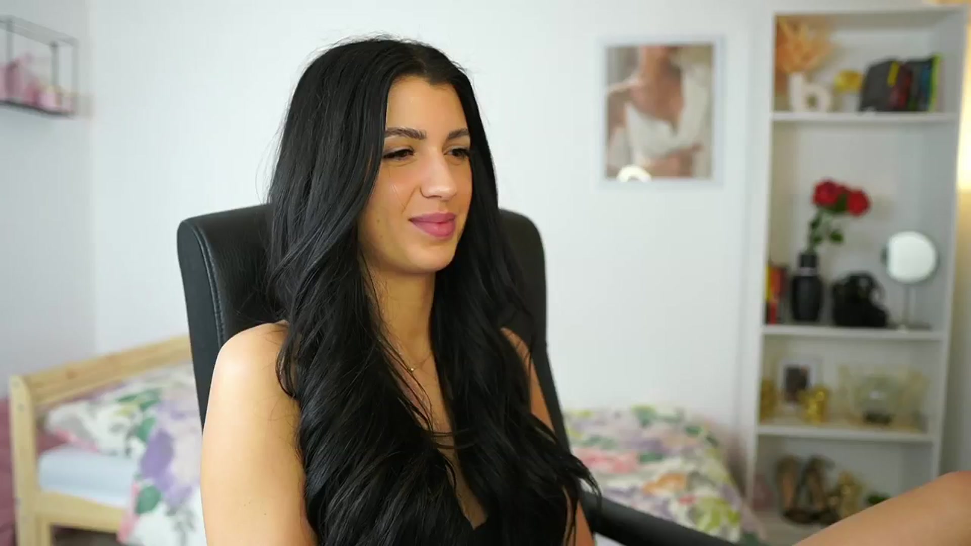 Gallery image thumbnail from Julia_Roca's myfreecams stream on, 05/11/2024, 10:21 image 2 of 20