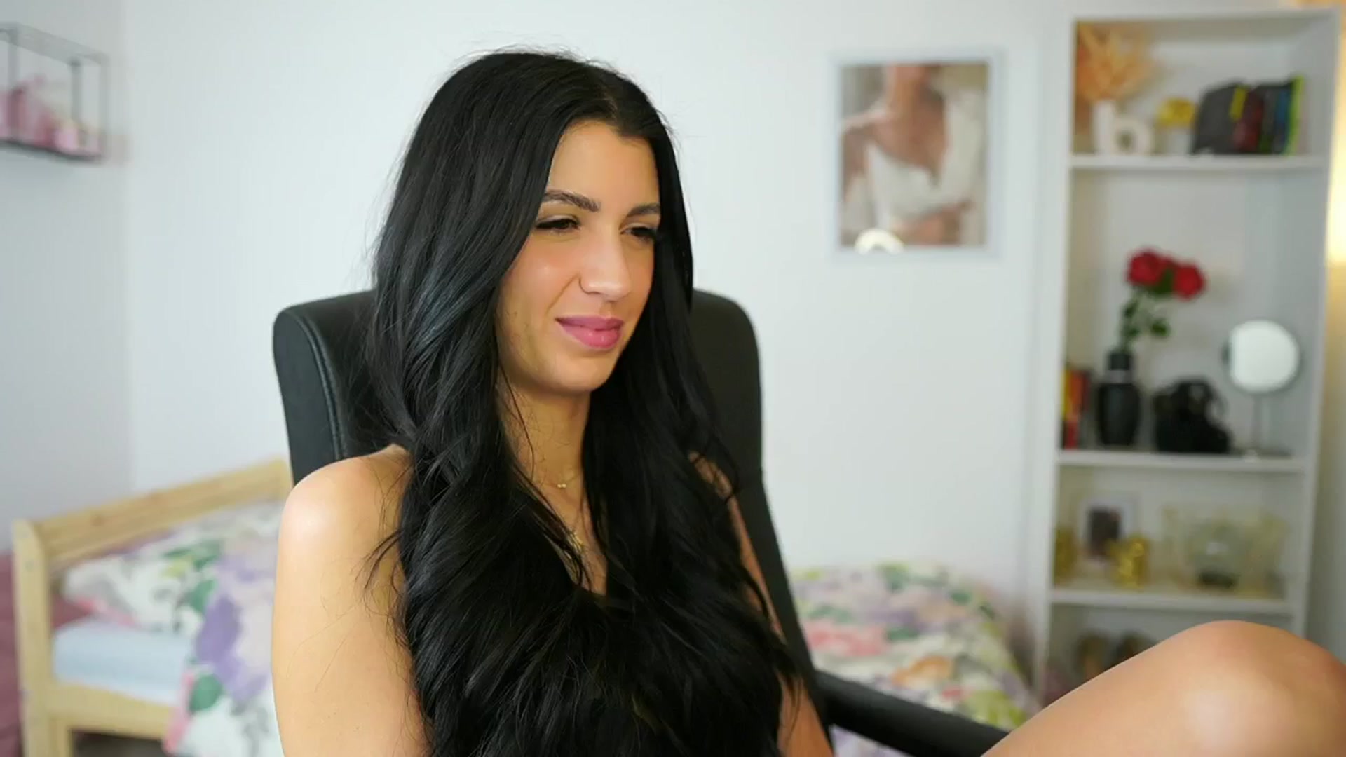 Gallery image thumbnail from Julia_Roca's myfreecams stream on, 05/11/2024, 10:21 image 19 of 20