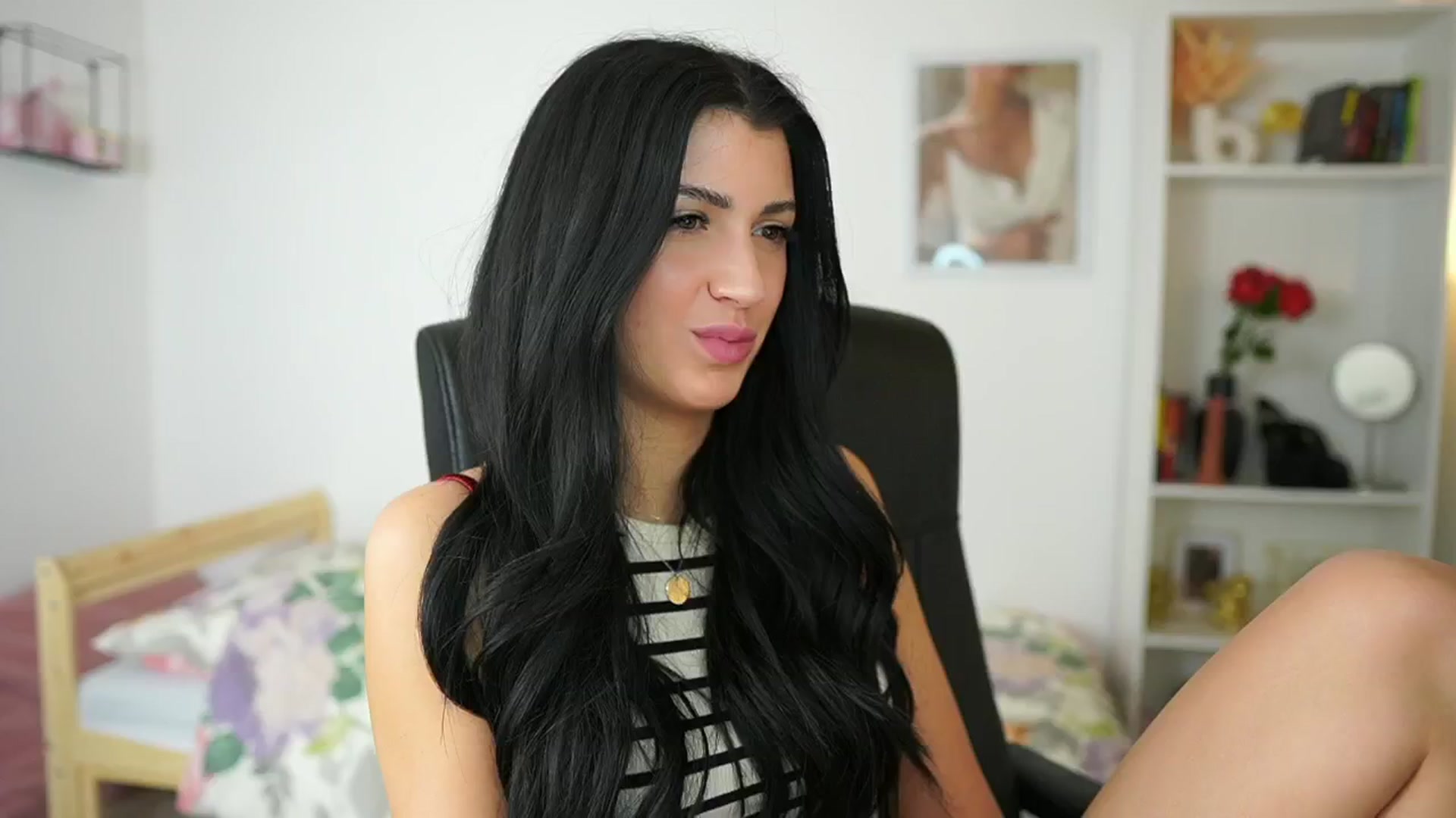 Gallery image thumbnail from Julia_Roca's myfreecams stream on, 05/12/2024, 13:28 image 9 of 20