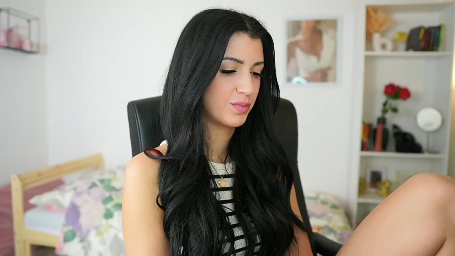 Gallery image thumbnail from Julia_Roca's myfreecams stream on, 05/12/2024, 13:28 image 5 of 20