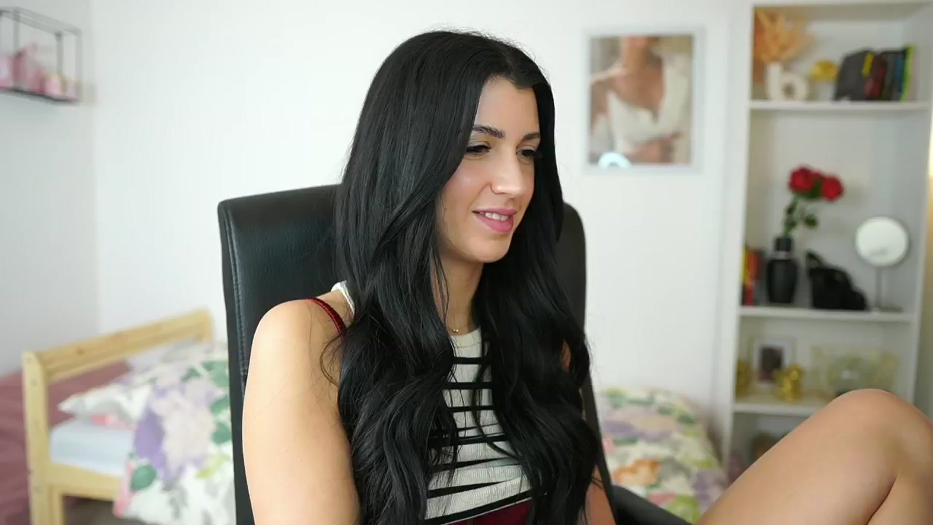 Gallery image thumbnail from Julia_Roca's myfreecams stream on, 05/12/2024, 14:47 image 9 of 20