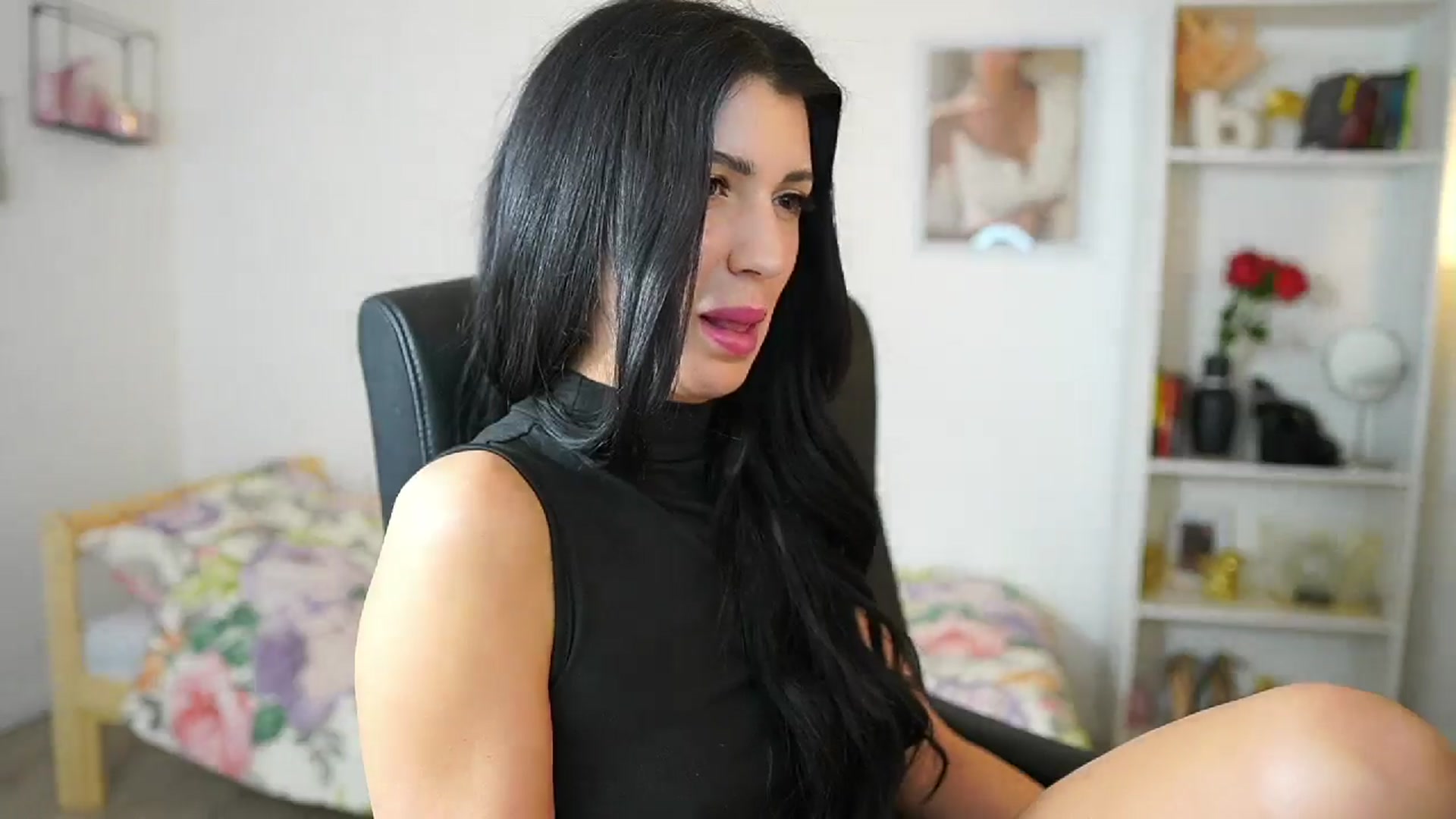 Gallery image thumbnail from Julia_Roca's myfreecams stream on, 05/14/2024, 14:07 image 6 of 20