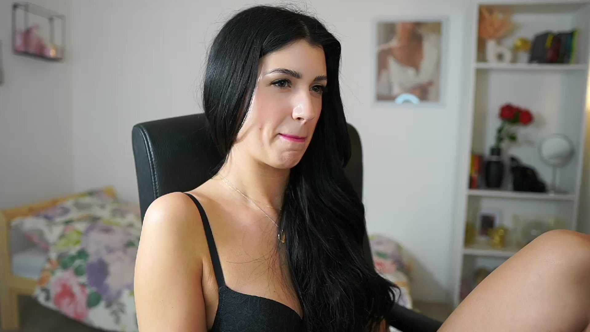 Gallery image thumbnail from Julia_Roca's myfreecams stream on, 05/14/2024, 16:54 image 1 of 20