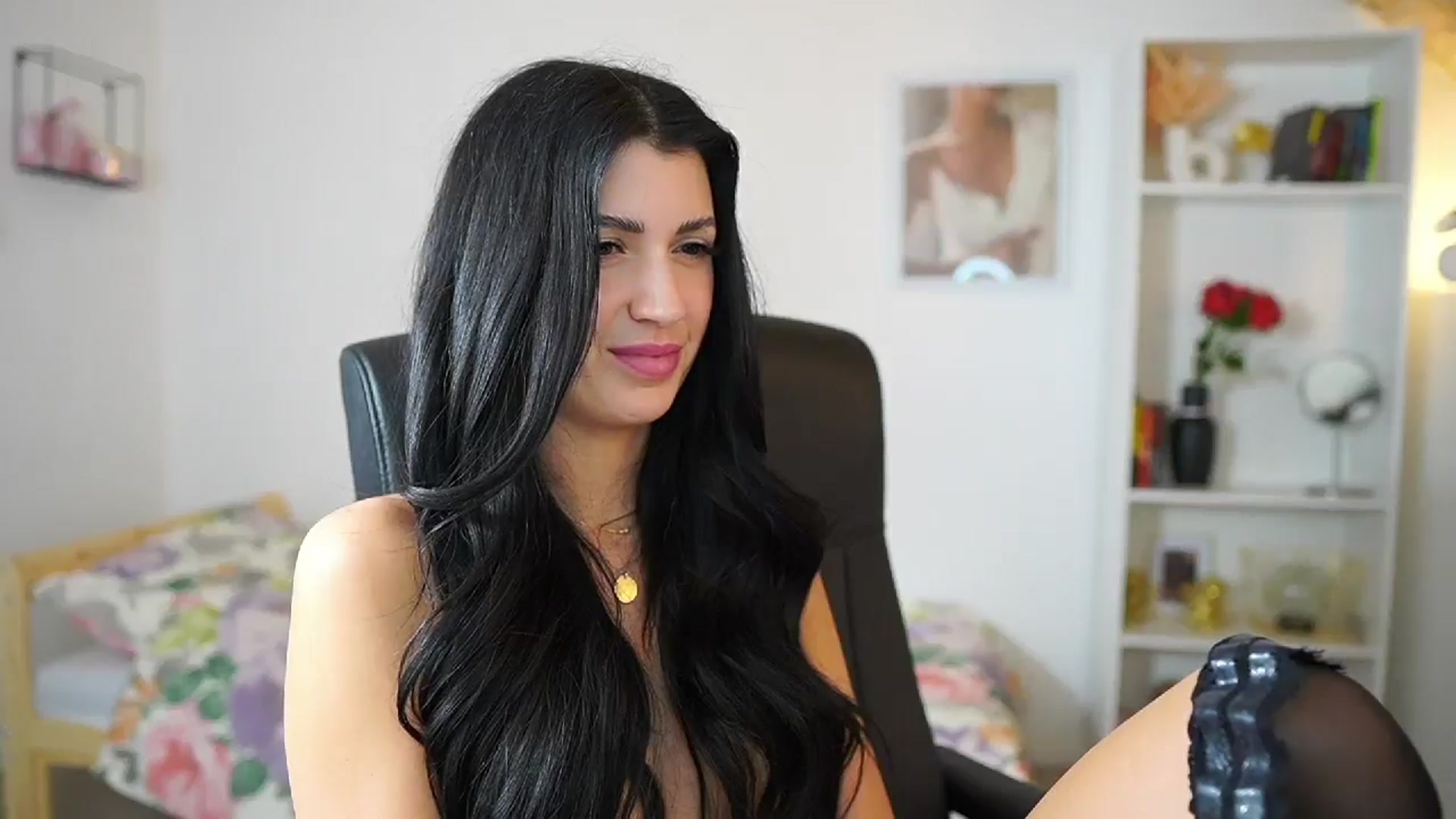 Gallery image thumbnail from Julia_Roca's myfreecams stream on, 05/14/2024, 18:12 image 15 of 20