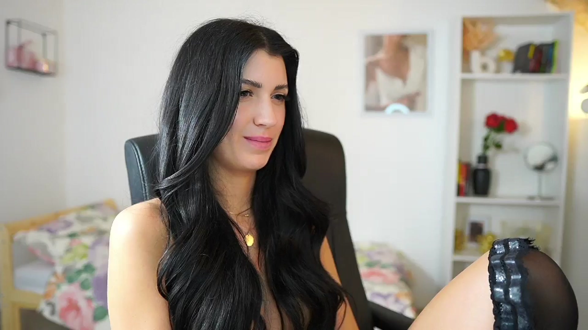 Gallery image thumbnail from Julia_Roca's myfreecams stream on, 05/14/2024, 18:12 image 14 of 20