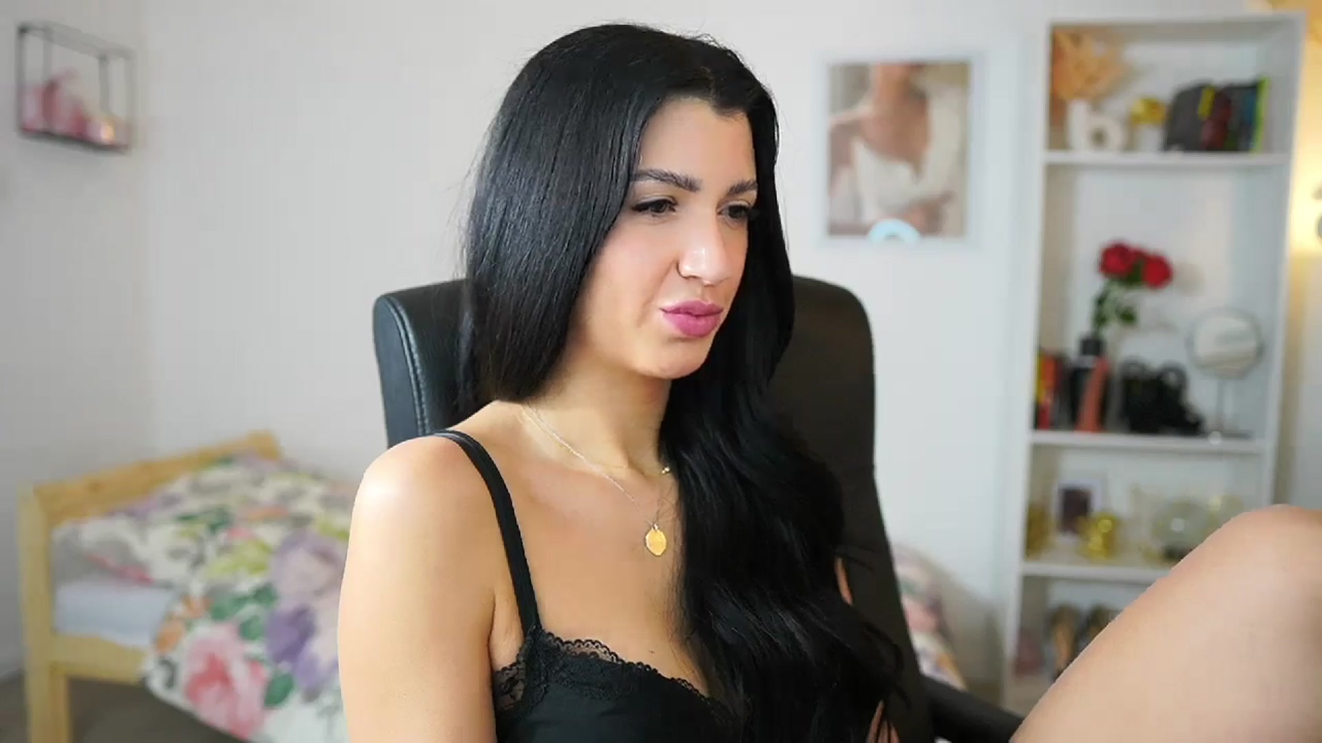 Gallery image thumbnail from Julia_Roca's myfreecams stream on, 05/15/2024, 09:00 image 3 of 20