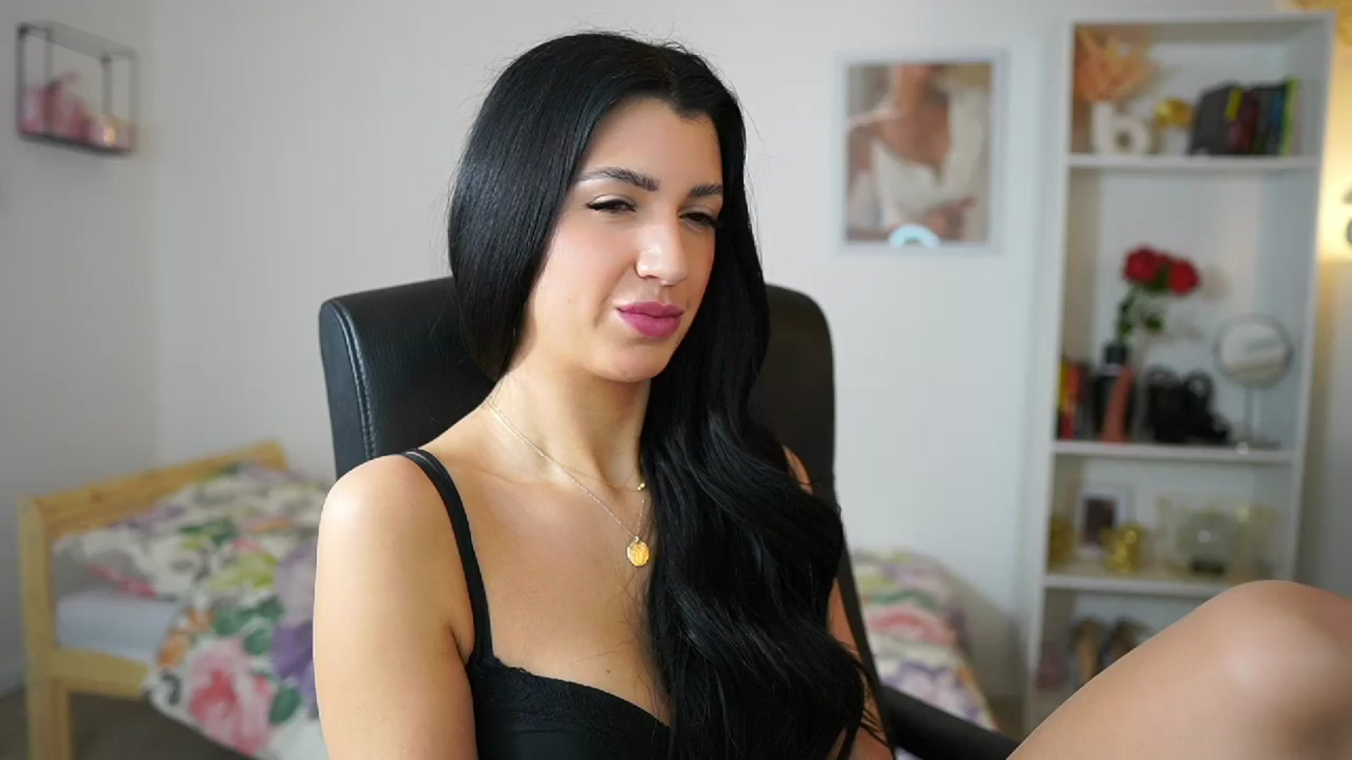 Gallery image thumbnail from Julia_Roca's myfreecams stream on, 05/15/2024, 09:00 image 1 of 20