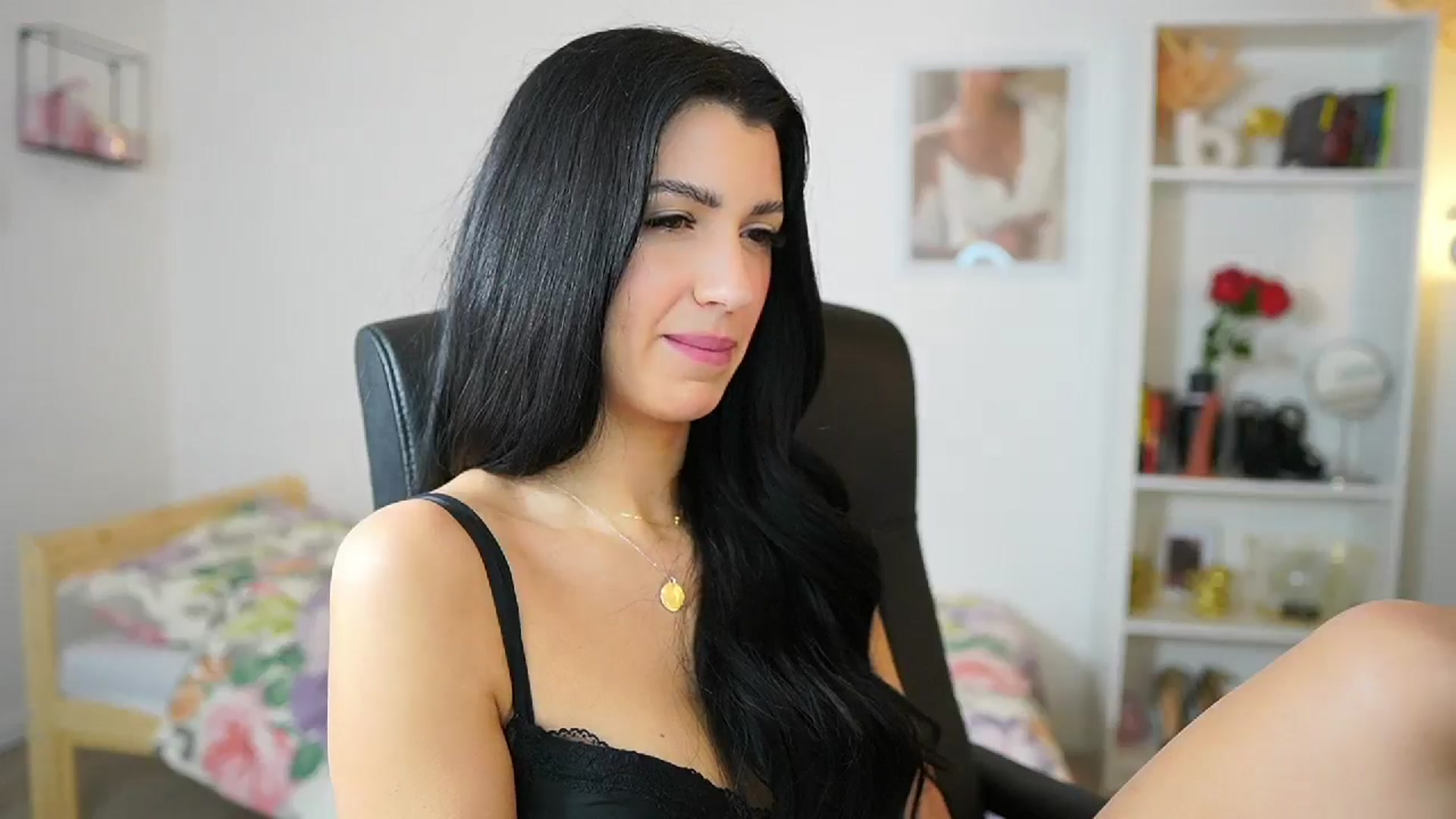 Gallery image thumbnail from Julia_Roca's myfreecams stream on, 05/15/2024, 09:00 image 5 of 20