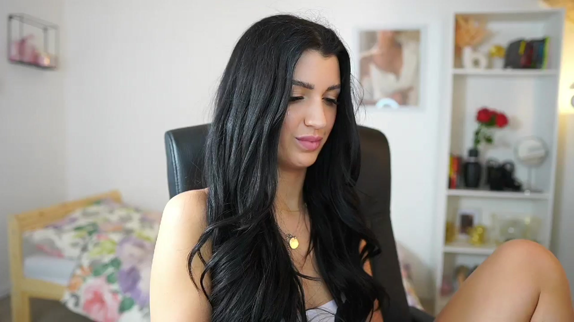 Gallery image thumbnail from Julia_Roca's myfreecams stream on, 05/15/2024, 14:07 image 19 of 20