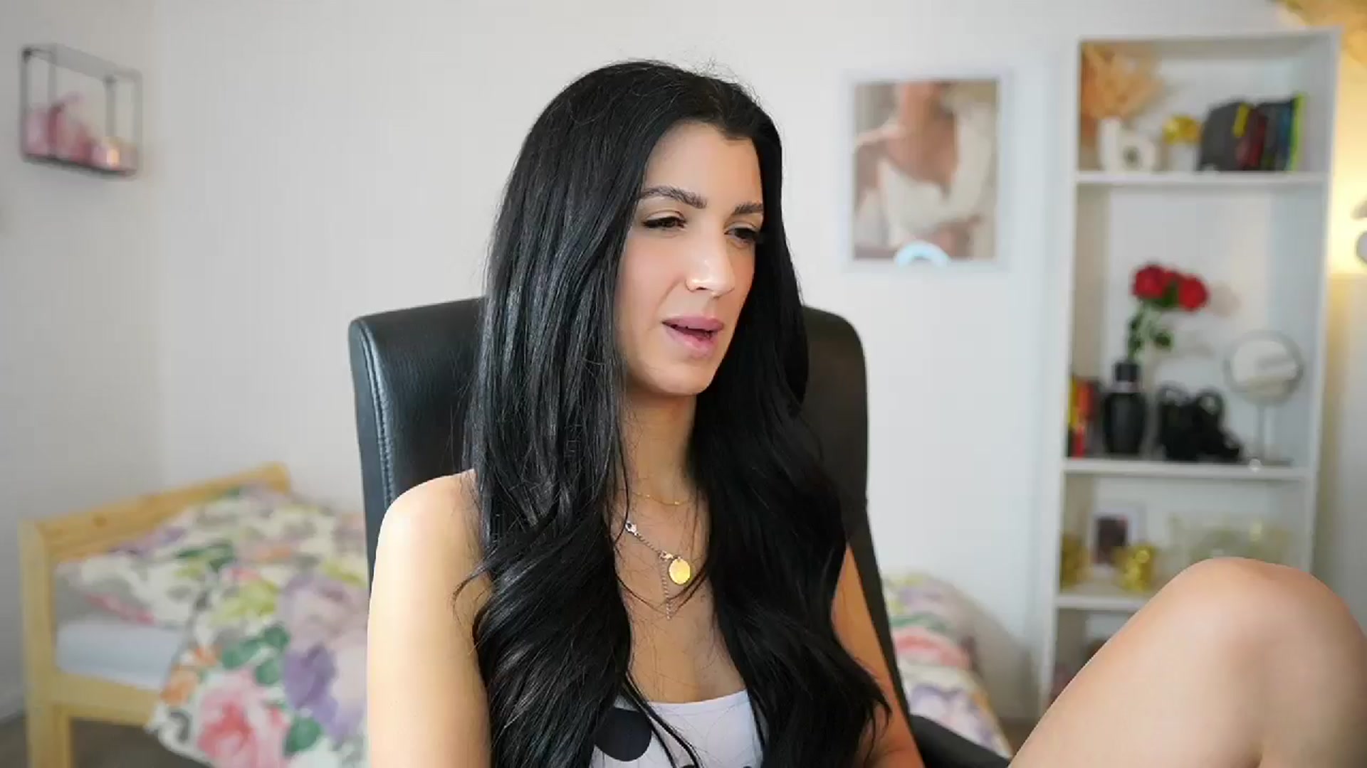Gallery image thumbnail from Julia_Roca's myfreecams stream on, 05/15/2024, 15:15 image 1 of 20