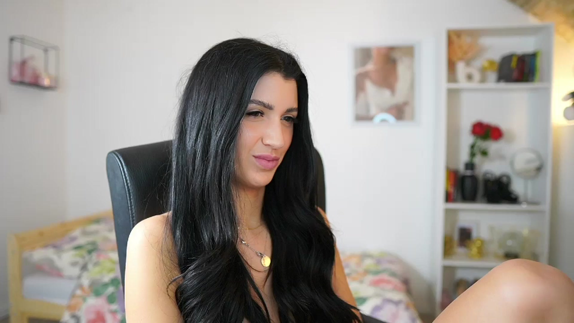 Gallery image thumbnail from Julia_Roca's myfreecams stream on, 05/15/2024, 15:15 image 19 of 20