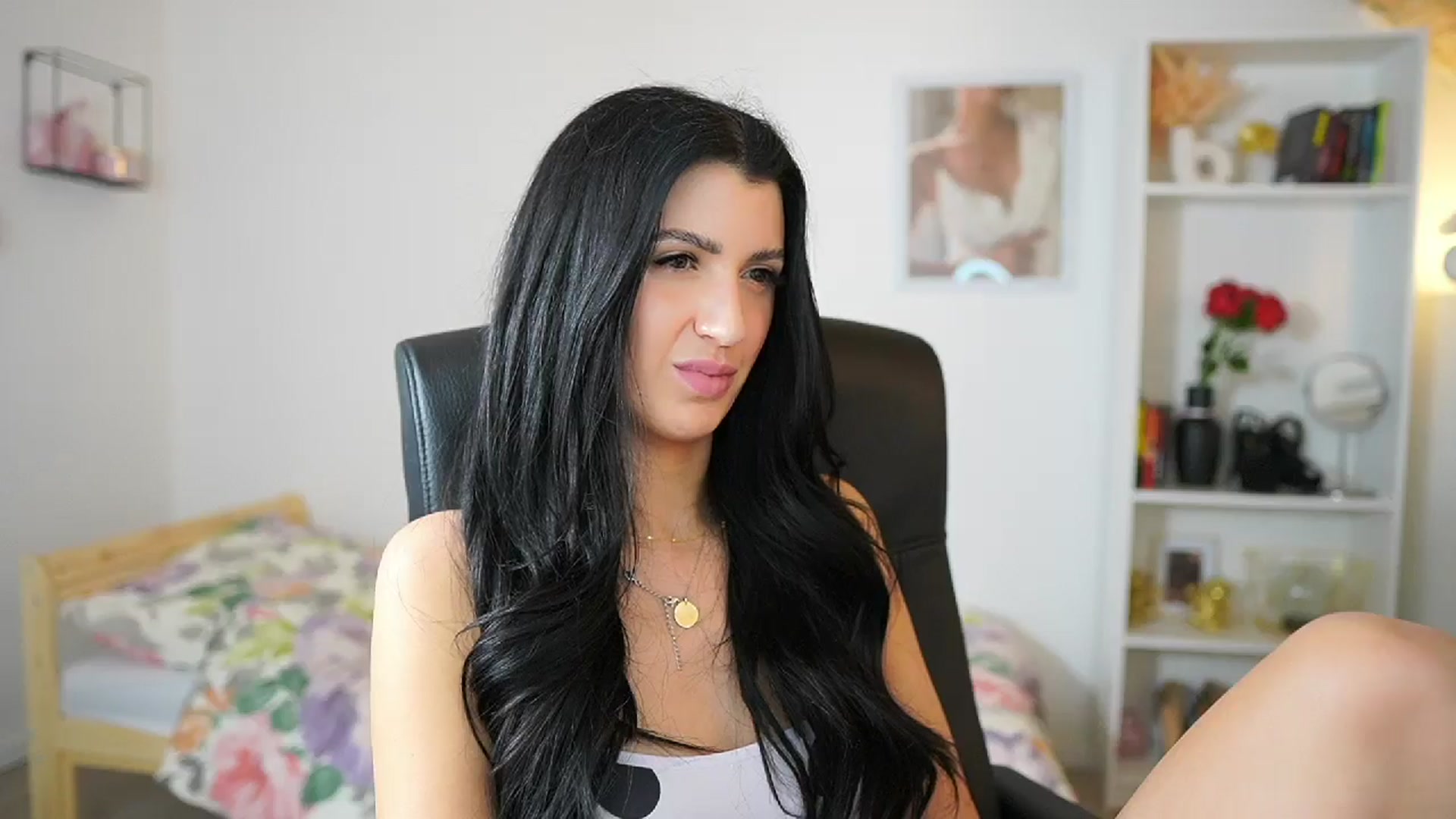 Gallery image thumbnail from Julia_Roca's myfreecams stream on, 05/15/2024, 15:15 image 4 of 20