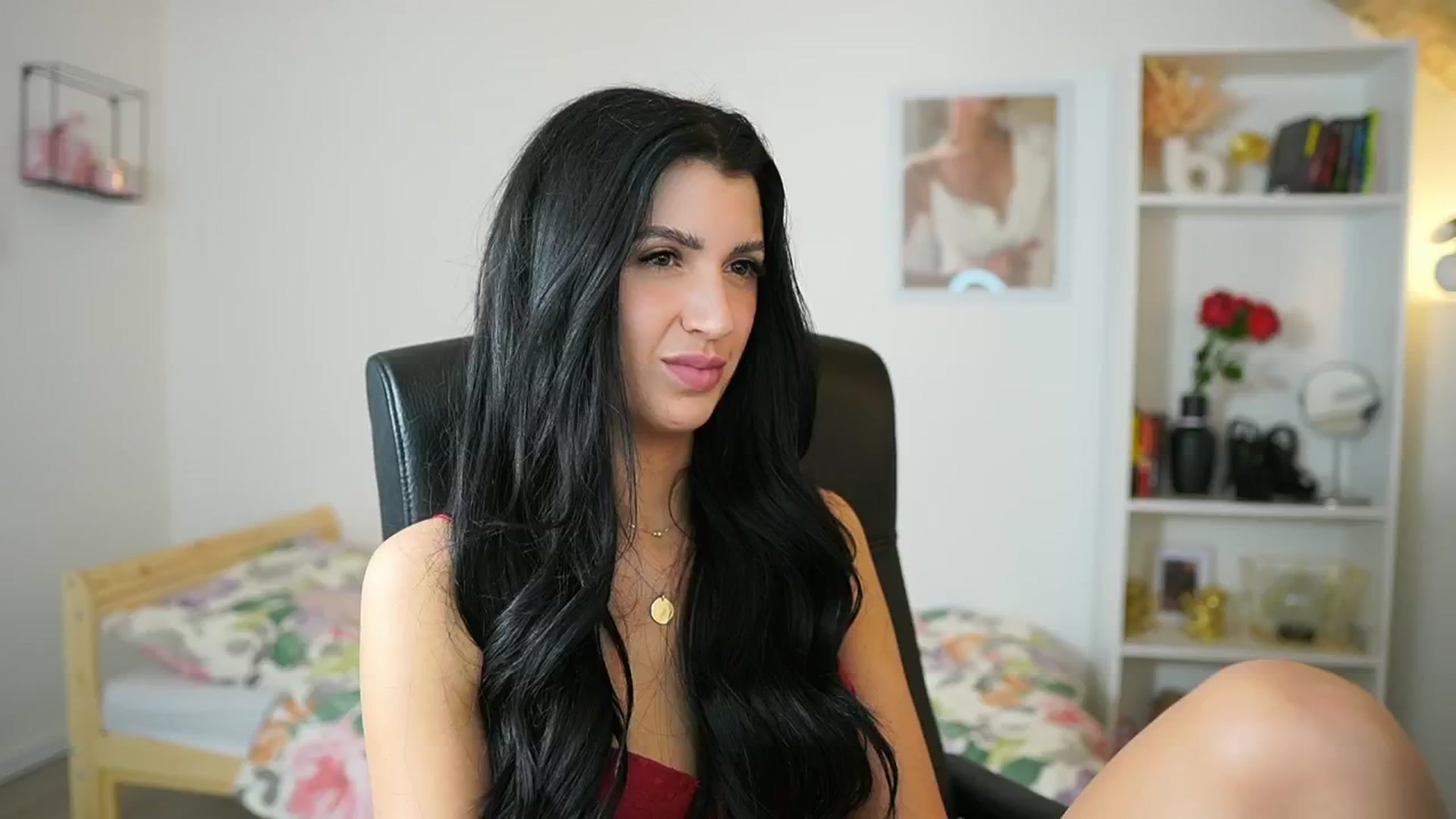 Gallery image thumbnail from Julia_Roca's myfreecams stream on, 05/15/2024, 18:40 image 6 of 20